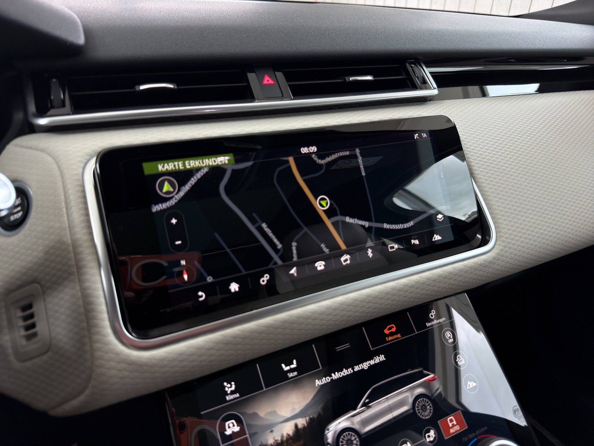 LAND ROVER Range Rover Velar R-Dynamic P 380 SE Automatic-image-13