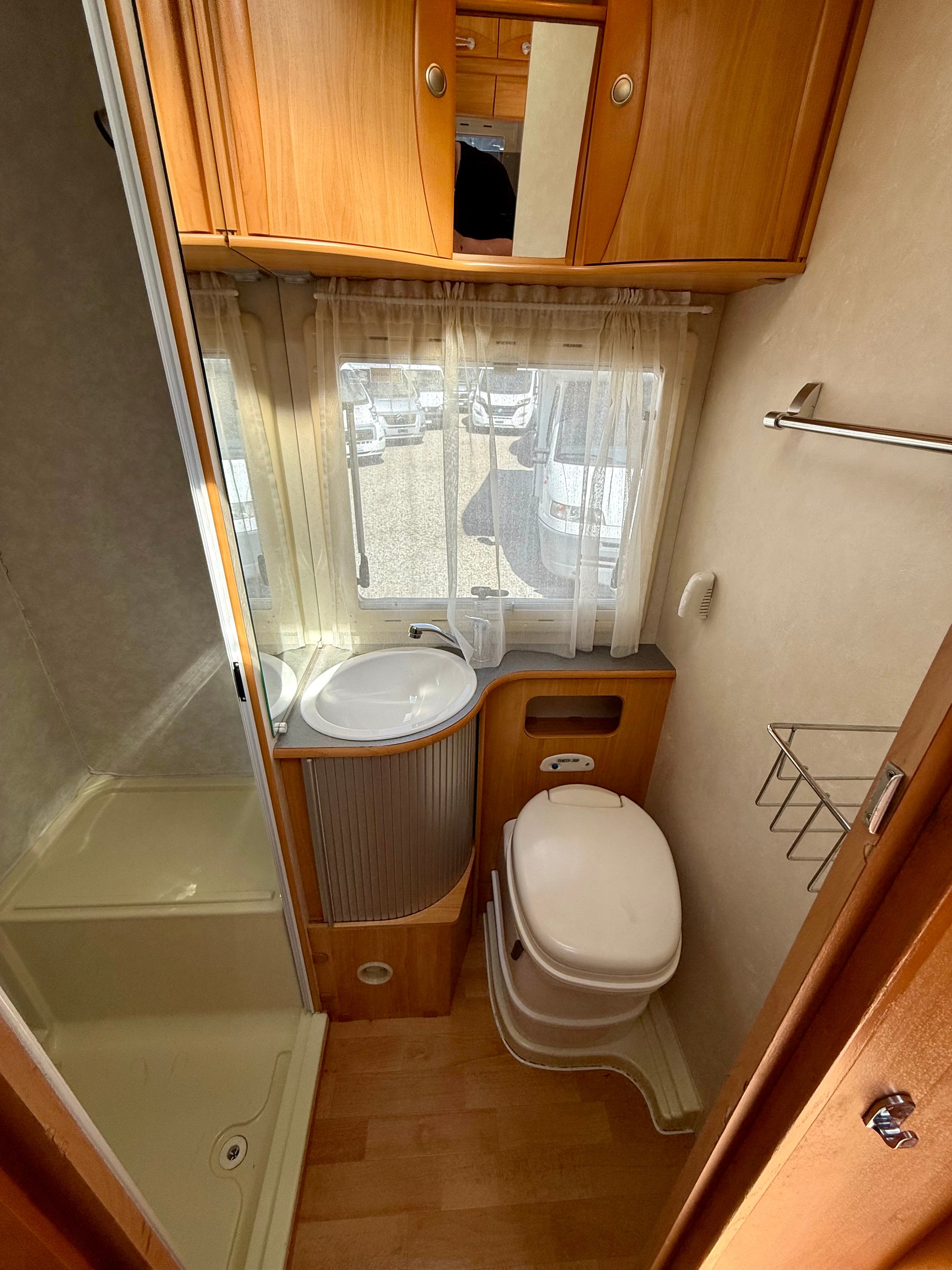 FIAT Adria Coral 660SL -Längsbetten-image-13