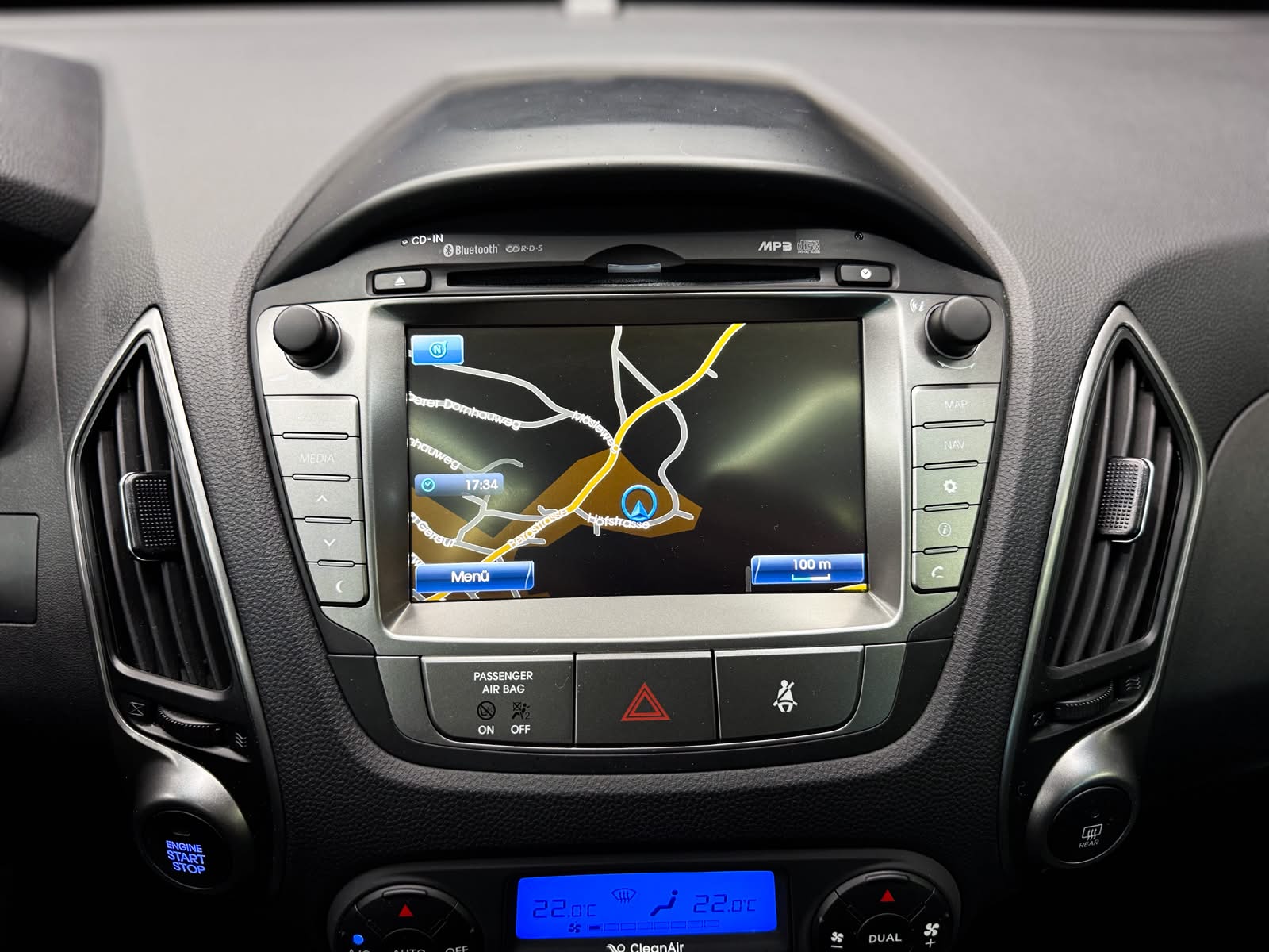 HYUNDAI iX 35 2.0 CRDi Premium 4WD Automatic-image-12