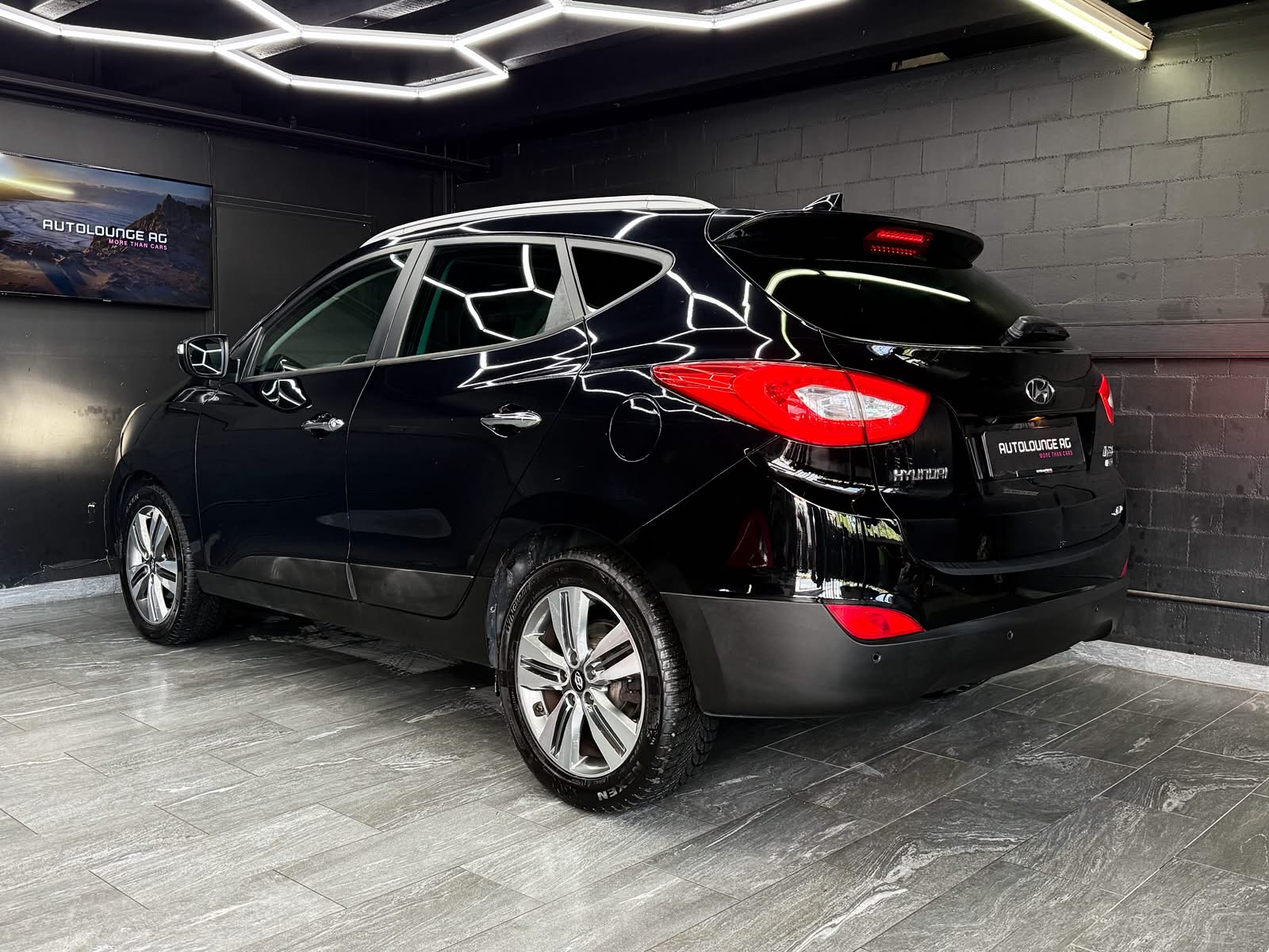 HYUNDAI iX 35 2.0 CRDi Premium 4WD Automatic-showroom-element-2