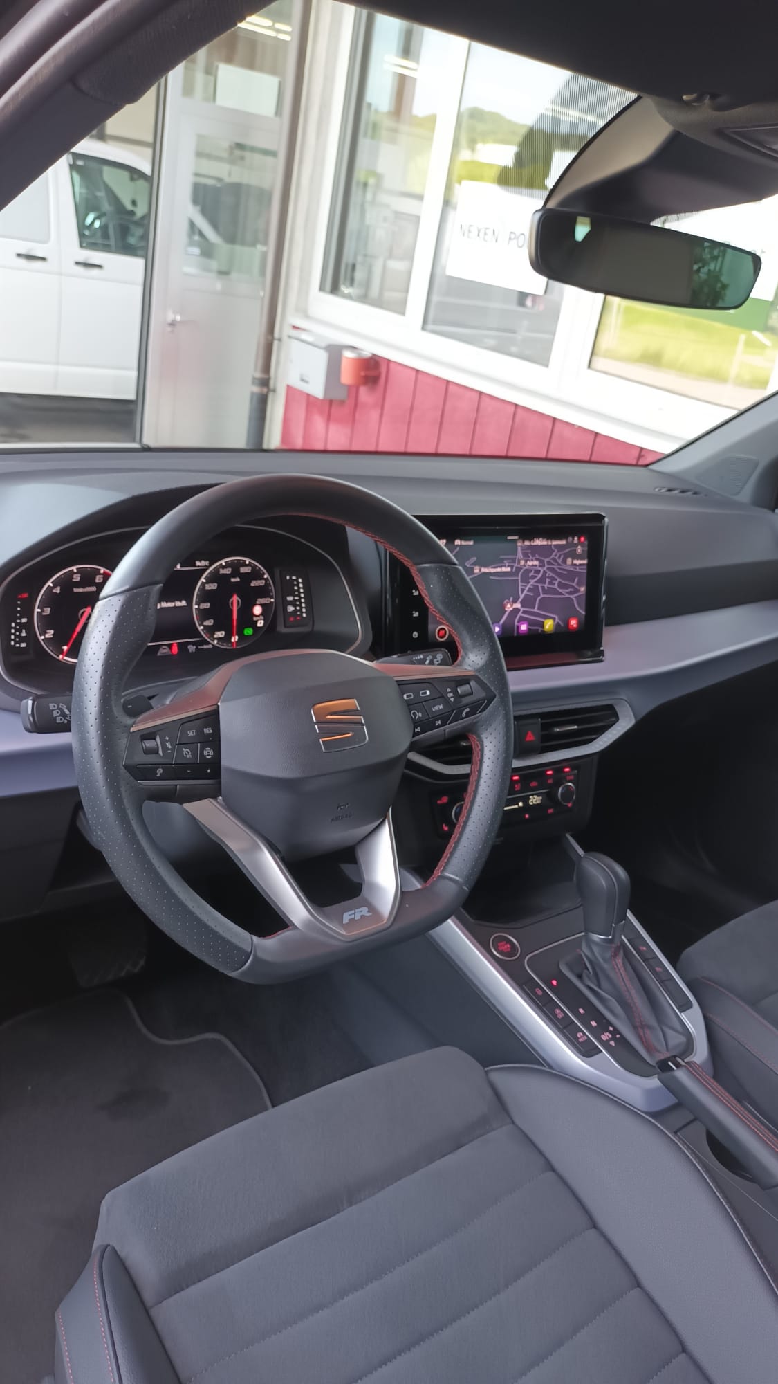 SEAT Arona 1.5 Eco TSI FR DSG-image-9
