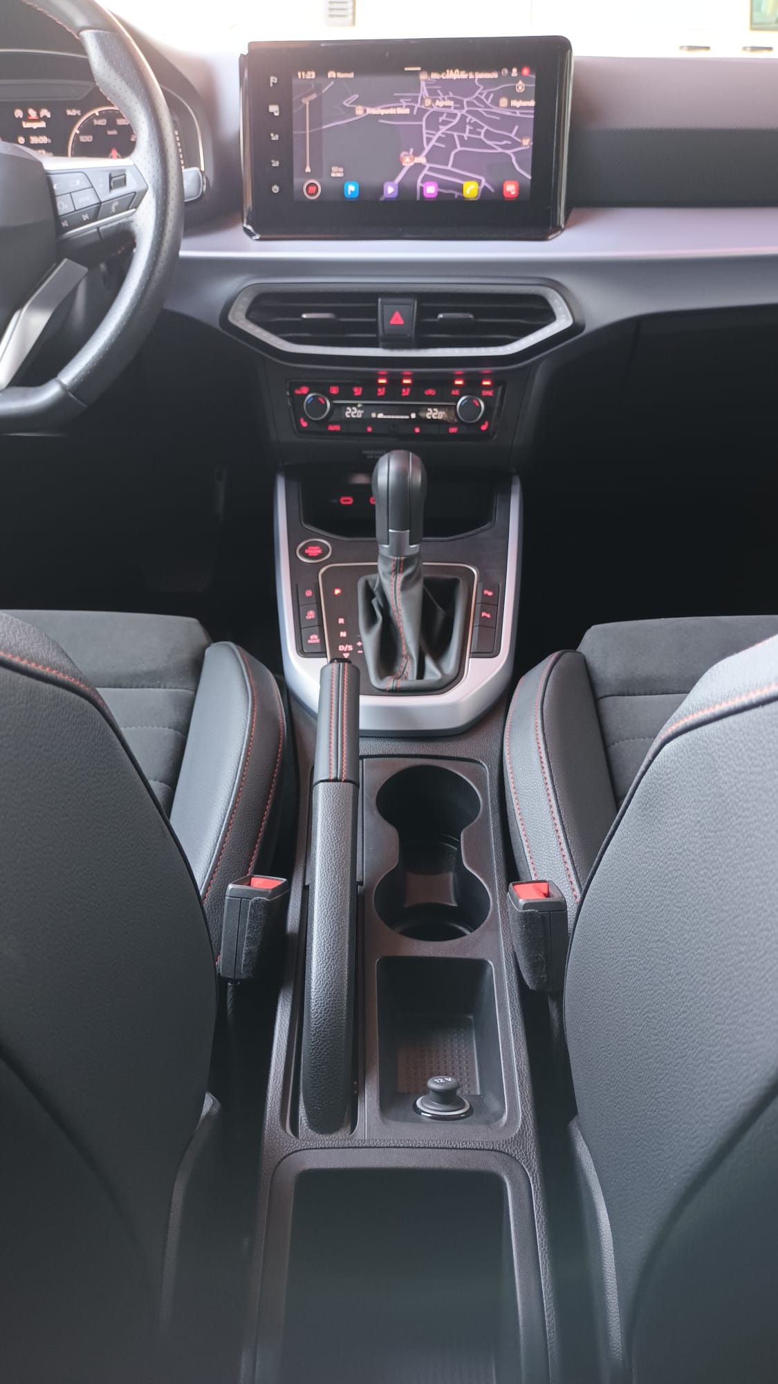 SEAT Arona 1.5 Eco TSI FR DSG-image-11