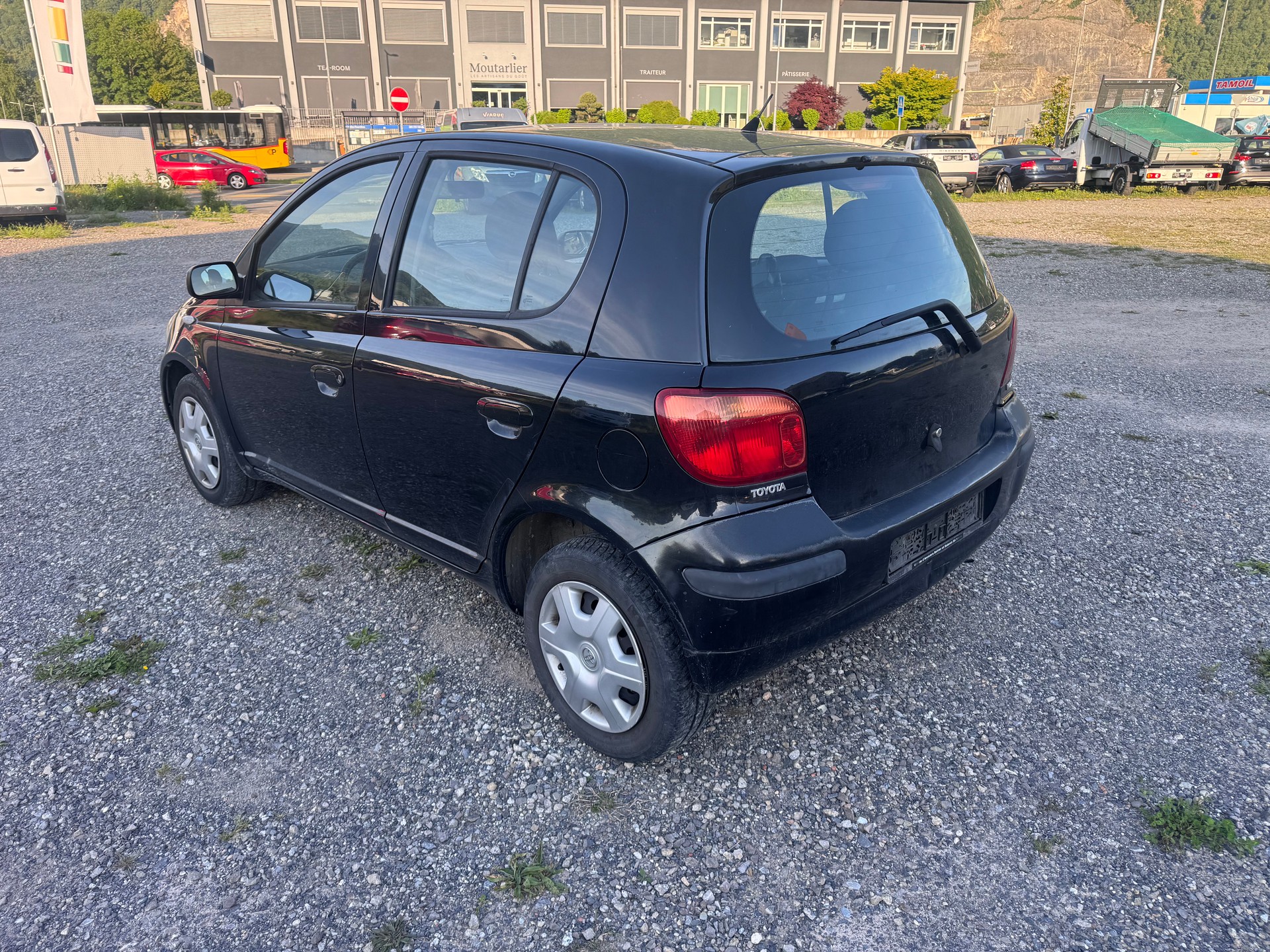 TOYOTA Yaris 1.0 Linea Luna-image-6