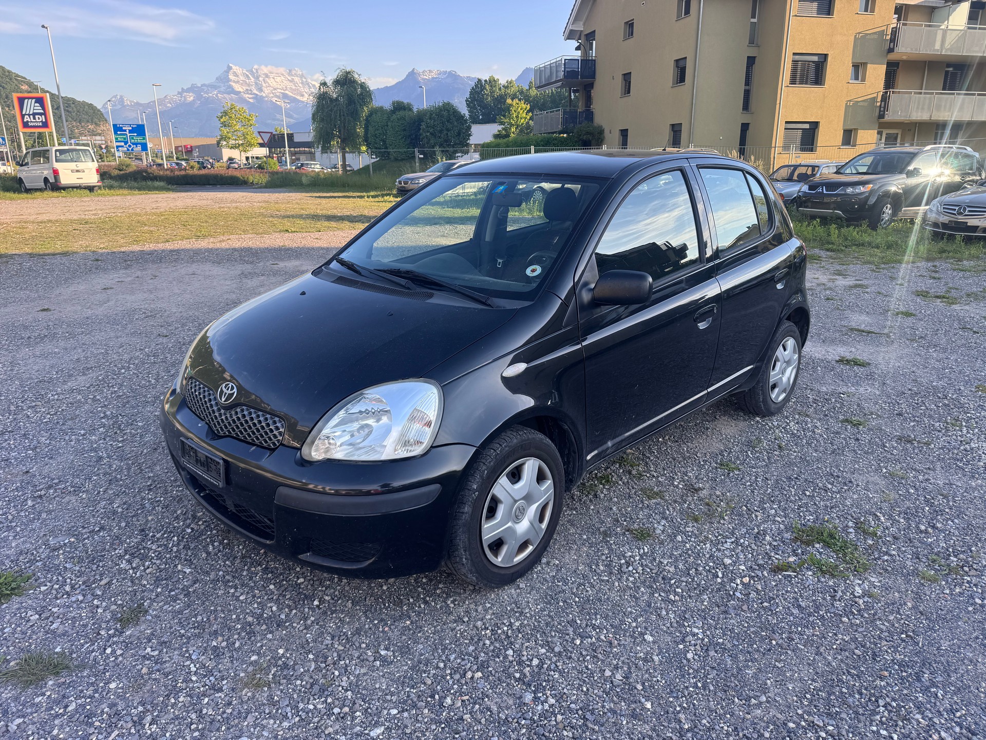 TOYOTA Yaris 1.0 Linea Luna