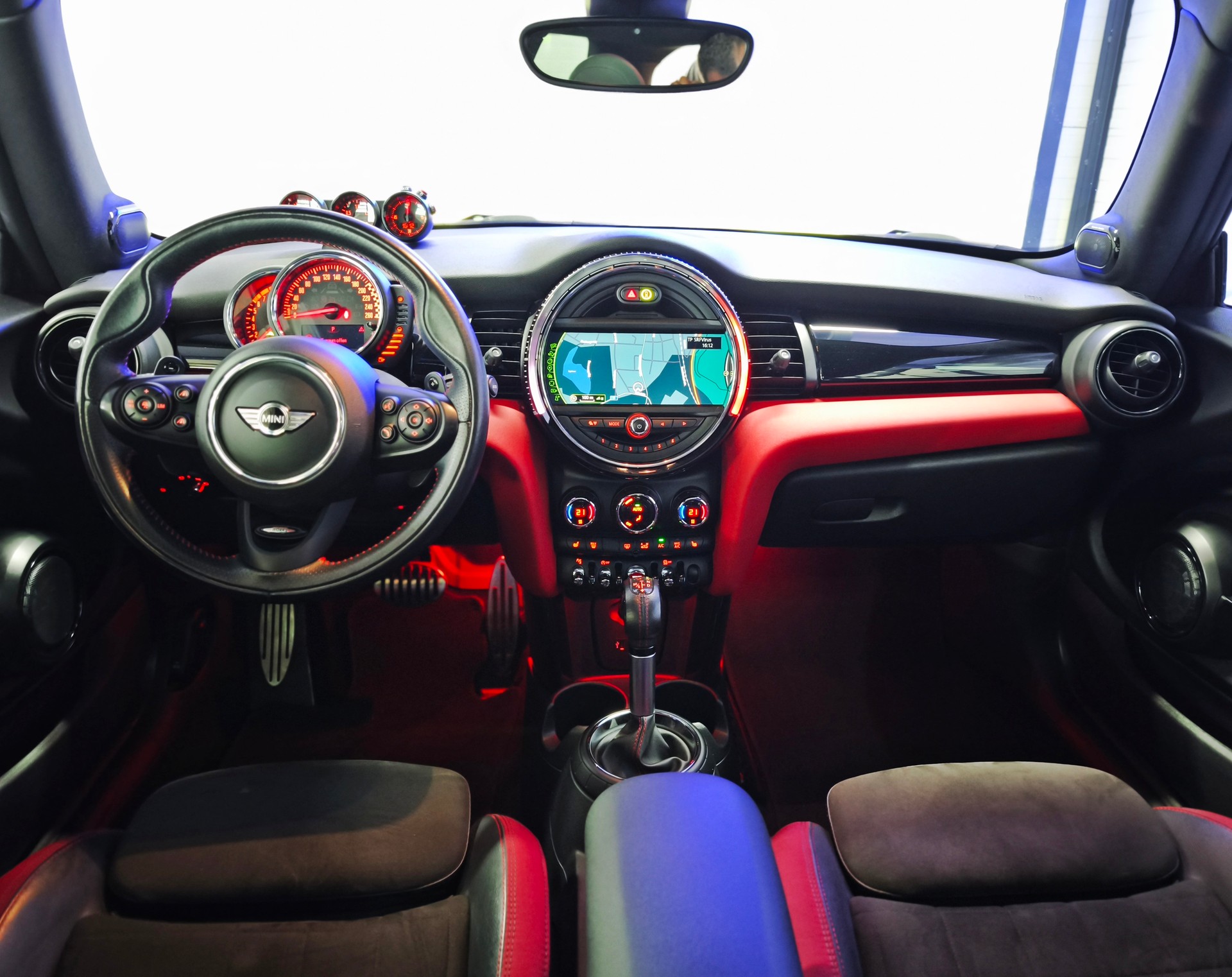 MINI Cooper John Cooper Works Steptronic-image-13