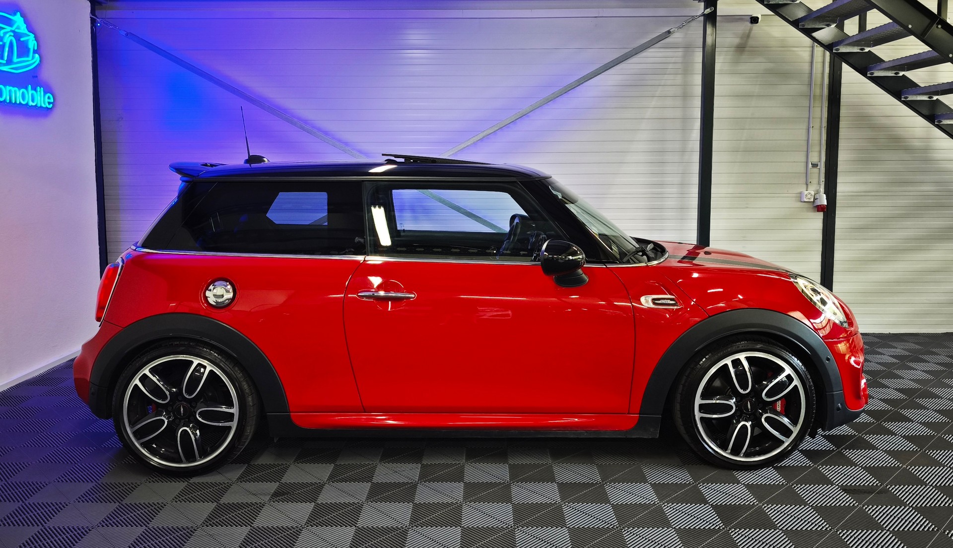 MINI Cooper John Cooper Works Steptronic-showroom-element-3