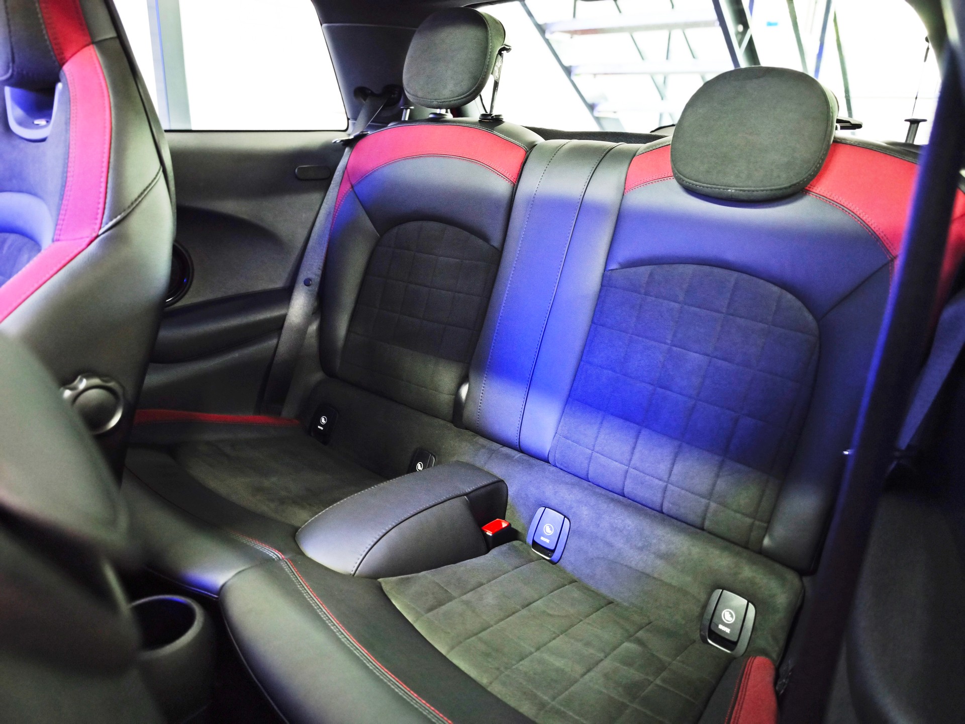 MINI Cooper John Cooper Works Steptronic-image-12