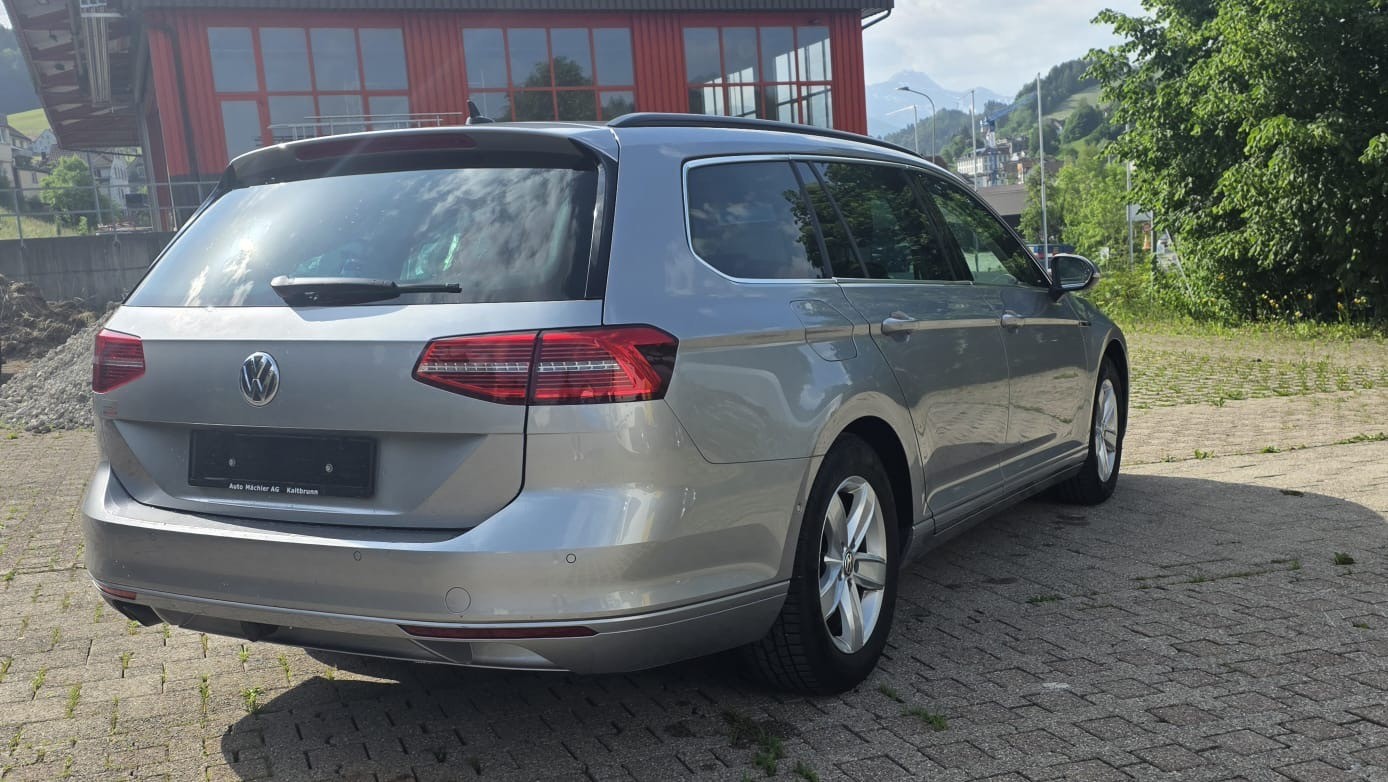 VW Passat Variant 2.0 TDI BMT Comfortline DSG 4Motion-image-5