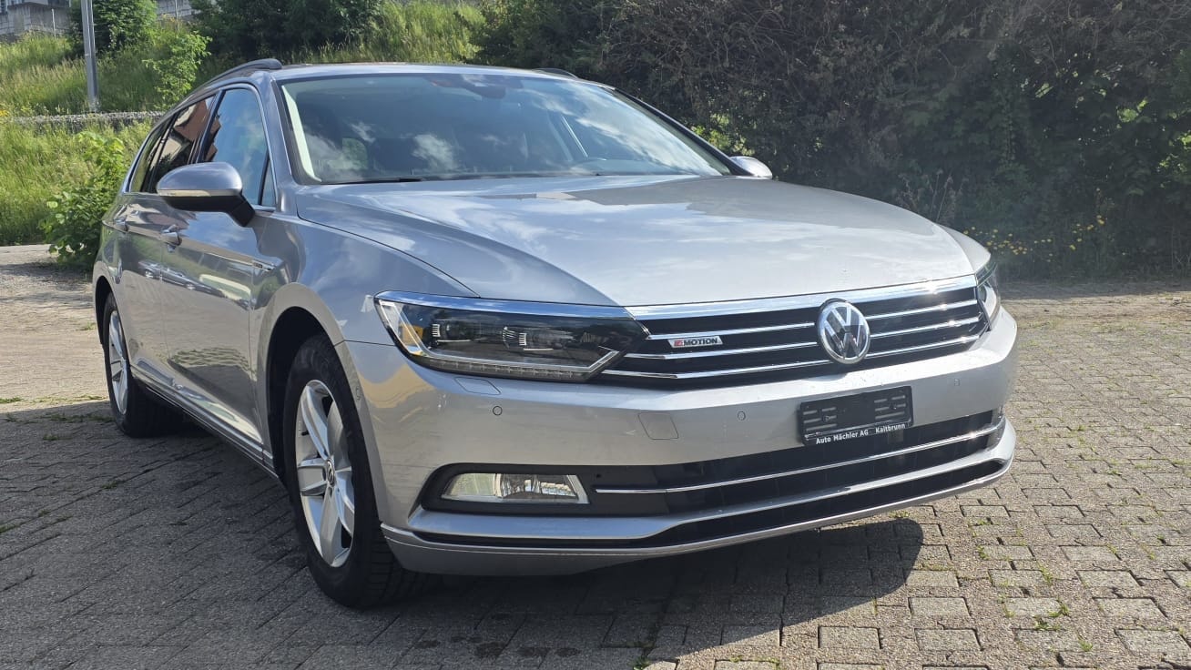 VW Passat Variant 2.0 TDI BMT Comfortline DSG 4Motion-image-1