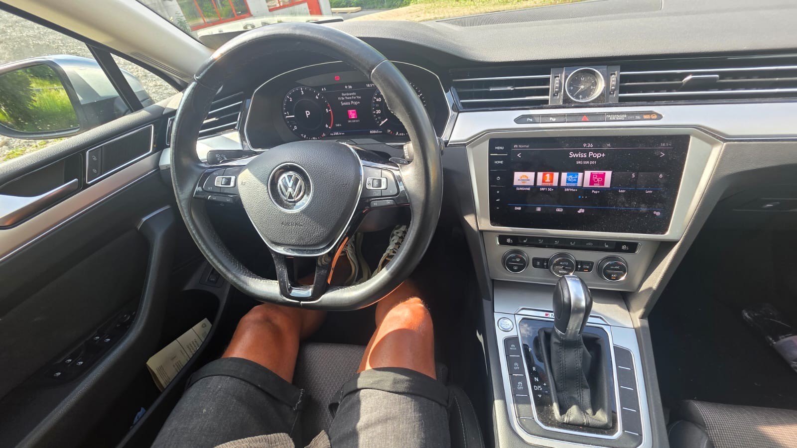 VW Passat Variant 2.0 TDI BMT Comfortline DSG 4Motion-image-9