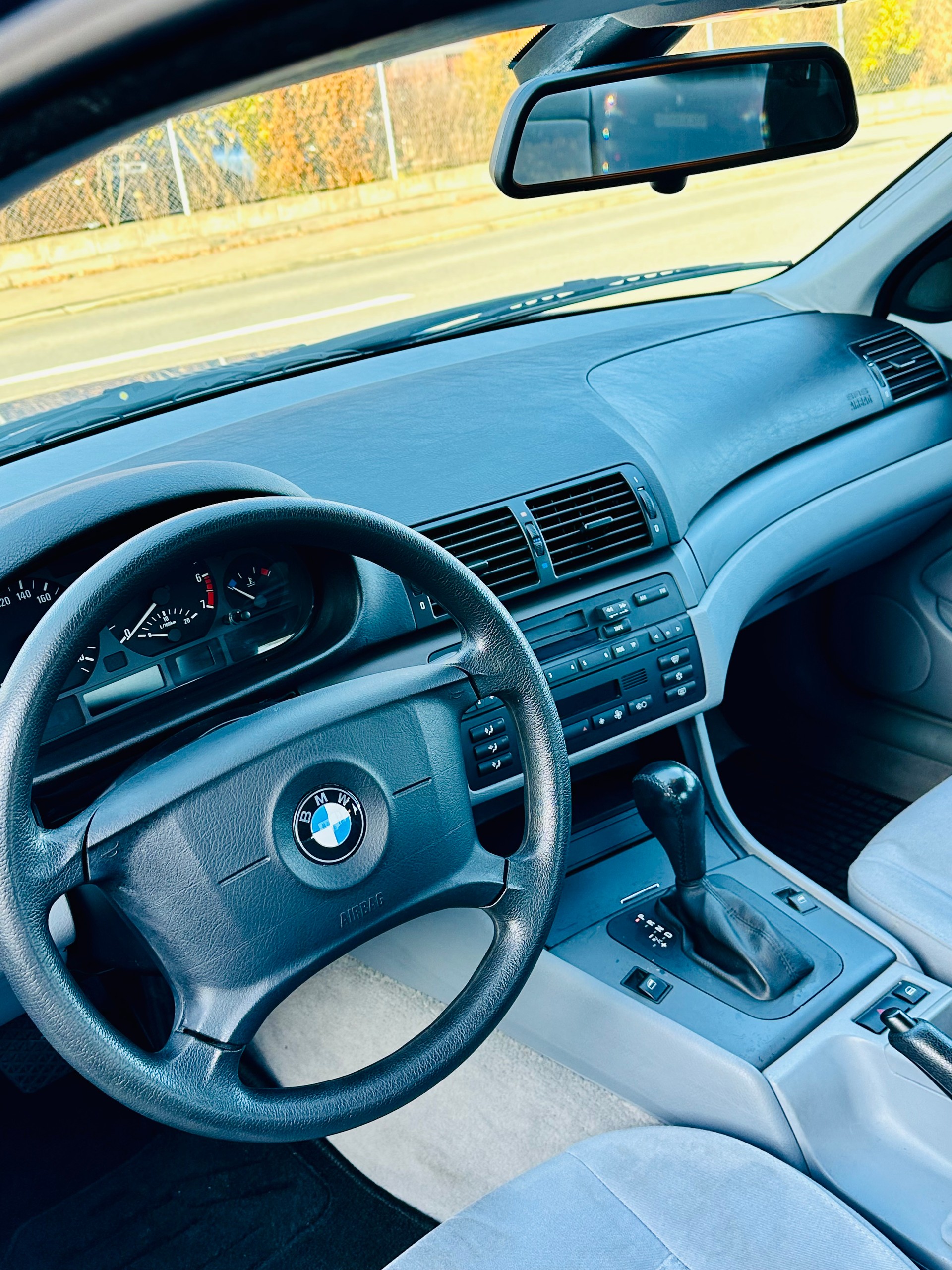 BMW 316i-image-6