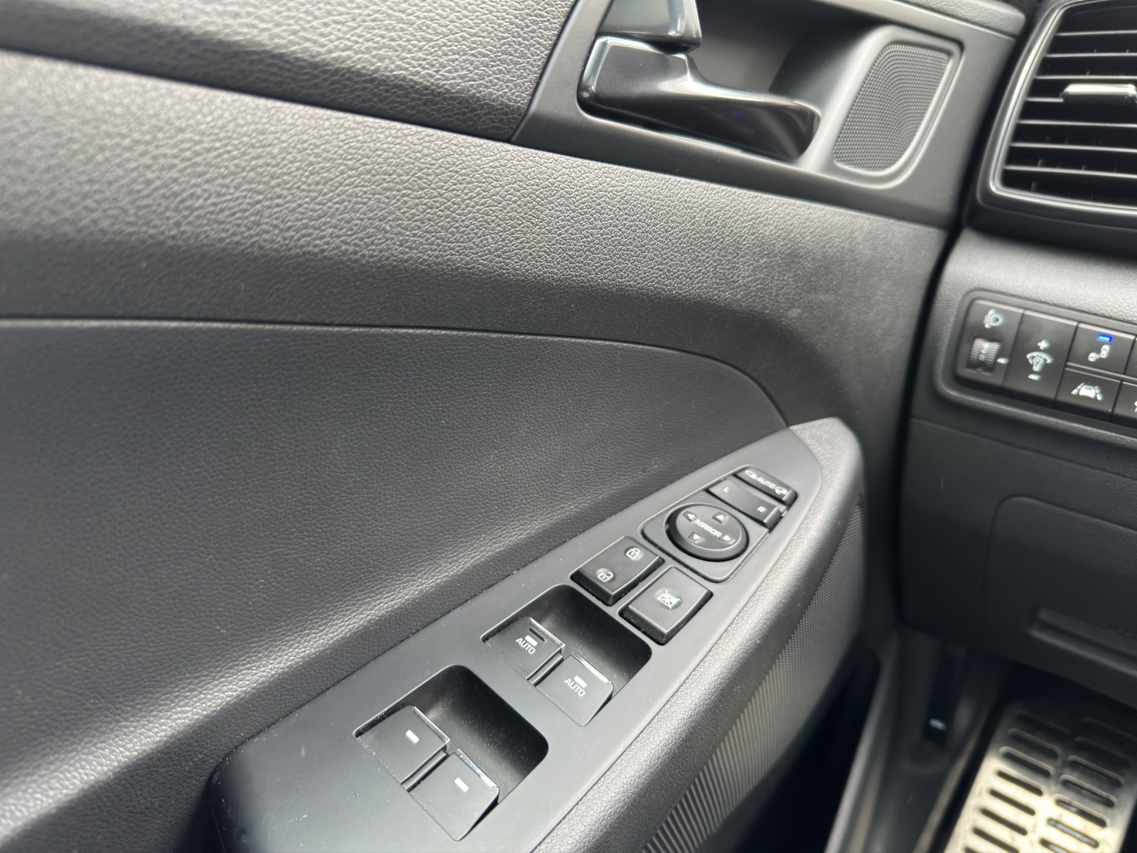 HYUNDAI Tucson 1.6 T-GDi N-Line Exclusive 4WD-image-15