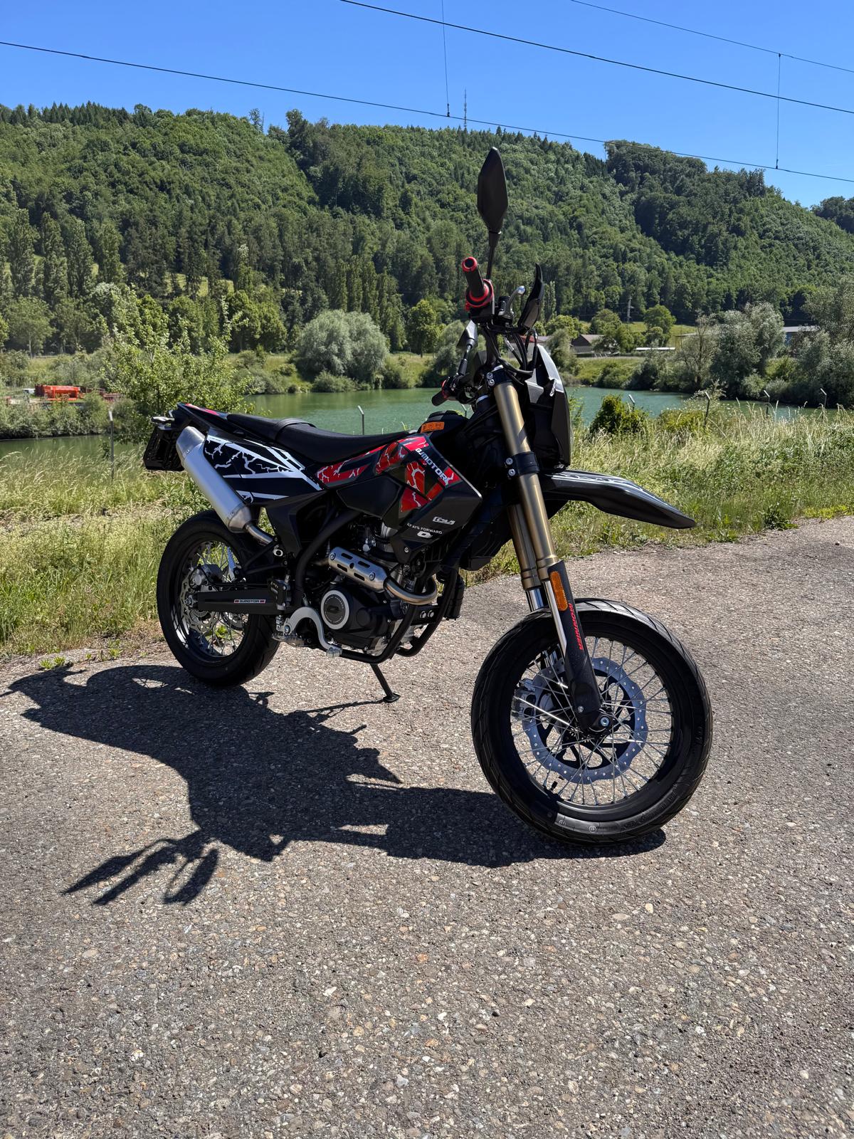 QJ COV 125 Supermotard-image-0