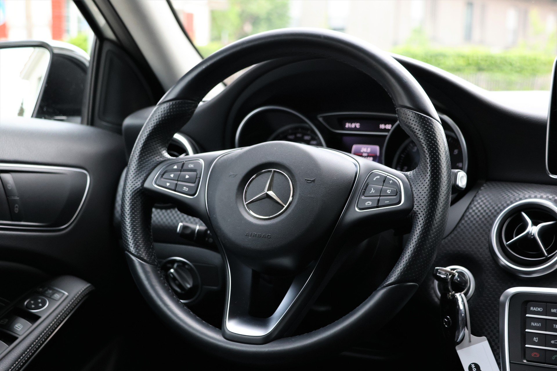 MERCEDES-BENZ A 220 d Urban 4Matic 7G-DCT (CH)-image-12