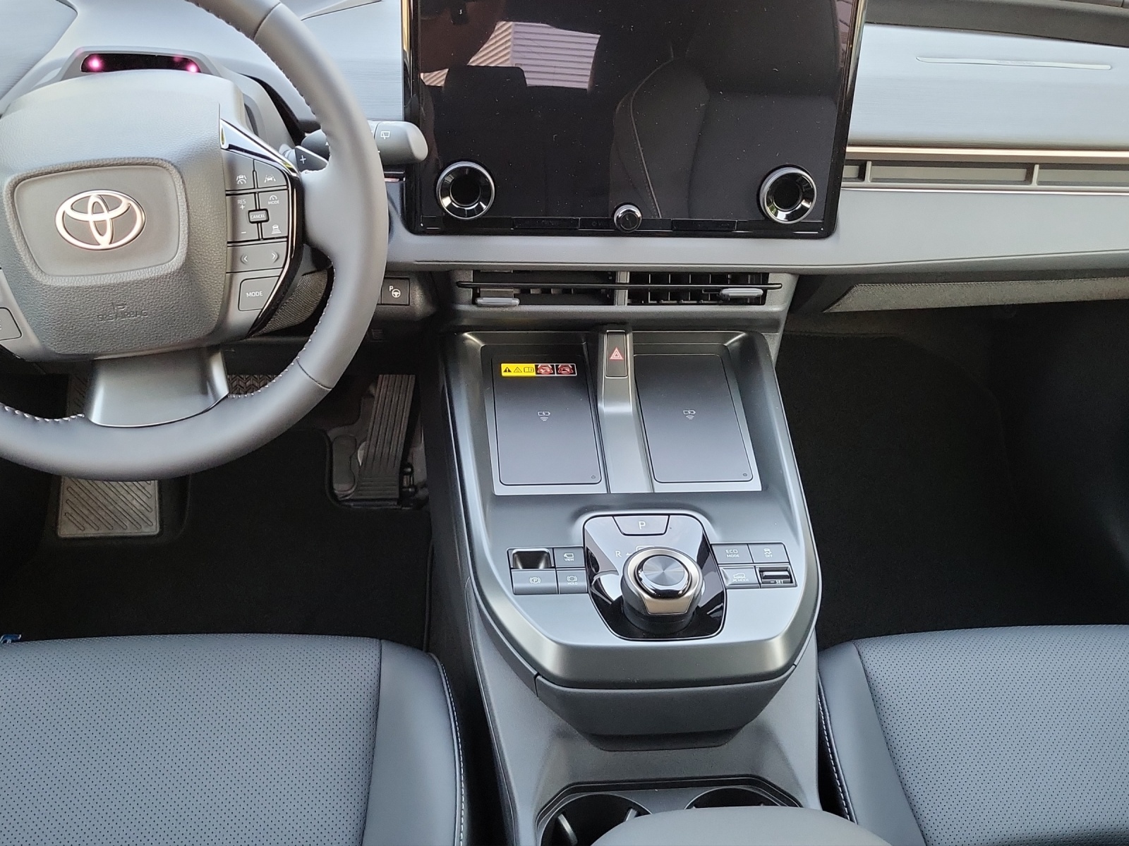 TOYOTA bZ4X Touring Premium AWD Zuteilung-image-13
