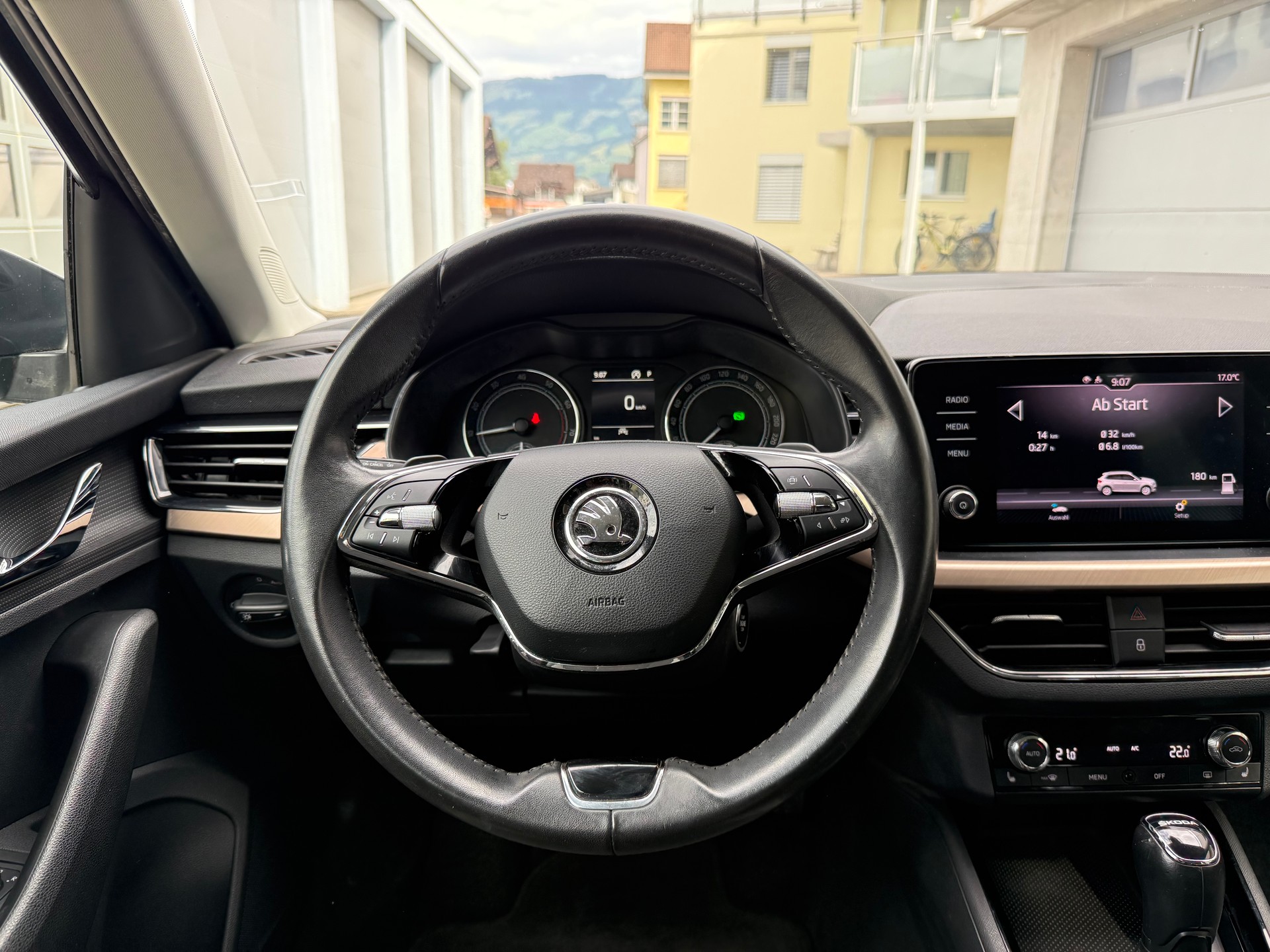 SKODA Kamiq 1.0 TSI Style DSG-image-12