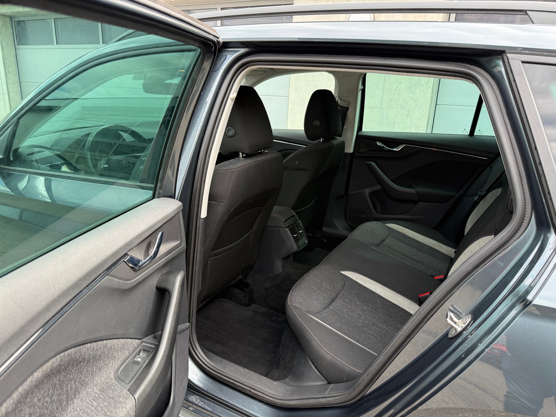 SKODA Kamiq 1.0 TSI Style DSG-image-22