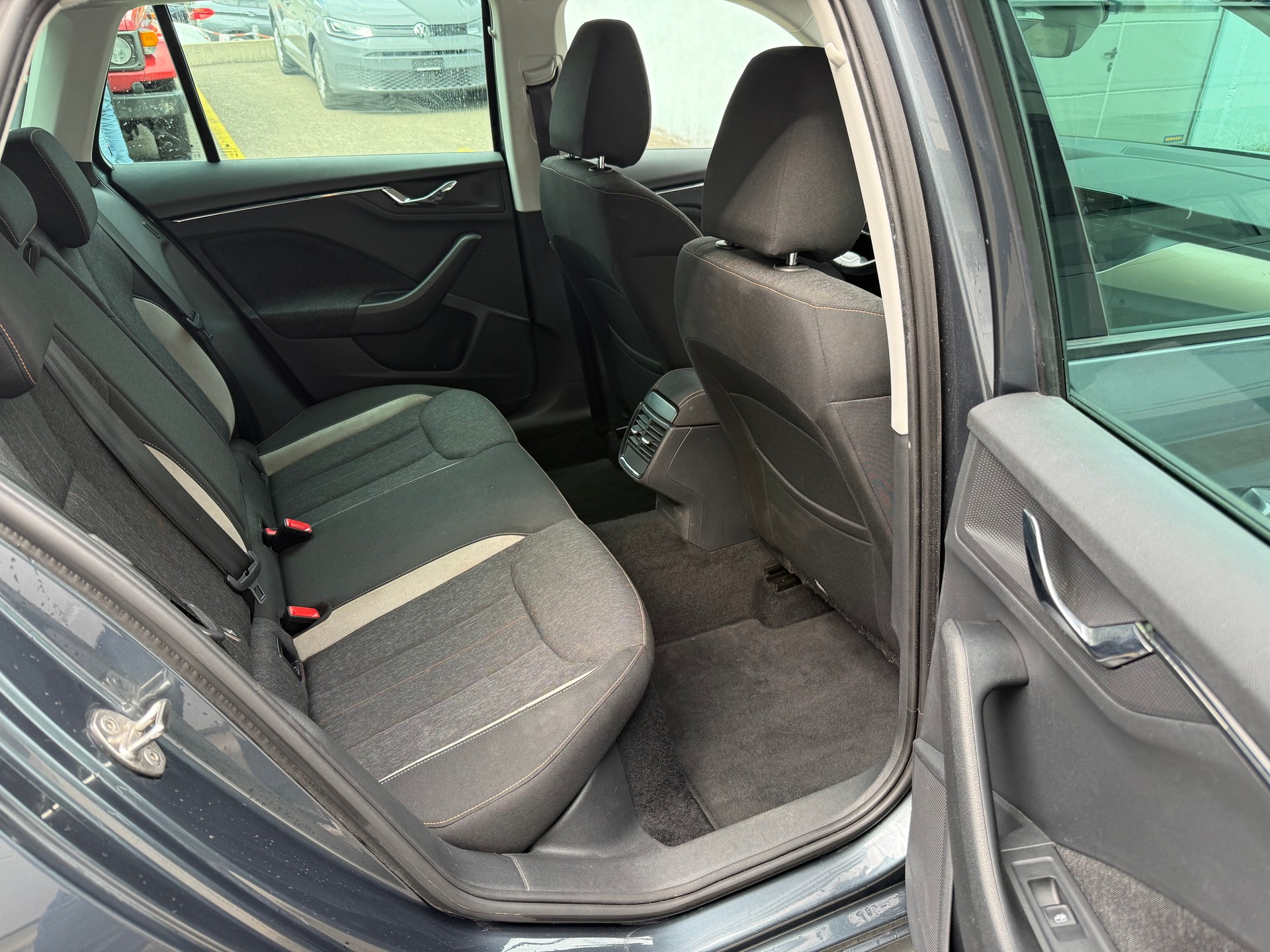 SKODA Kamiq 1.0 TSI Style DSG-image-23