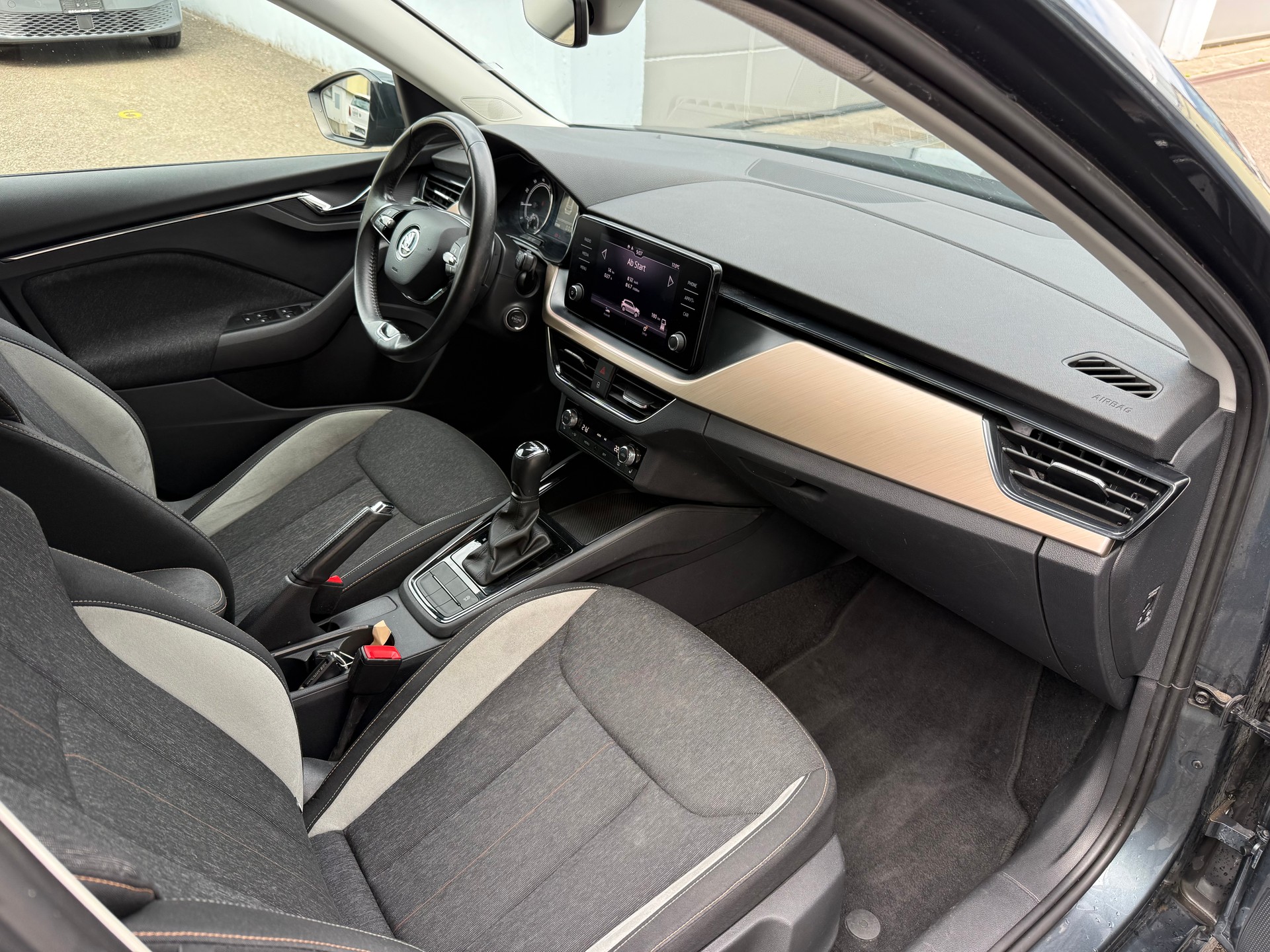 SKODA Kamiq 1.0 TSI Style DSG-image-10