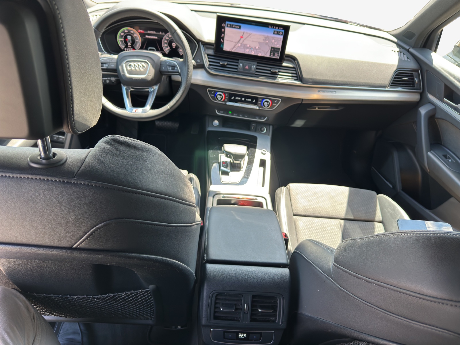 AUDI Q5 50 TFSI e PHEV S line quattro S-tronic-image-8