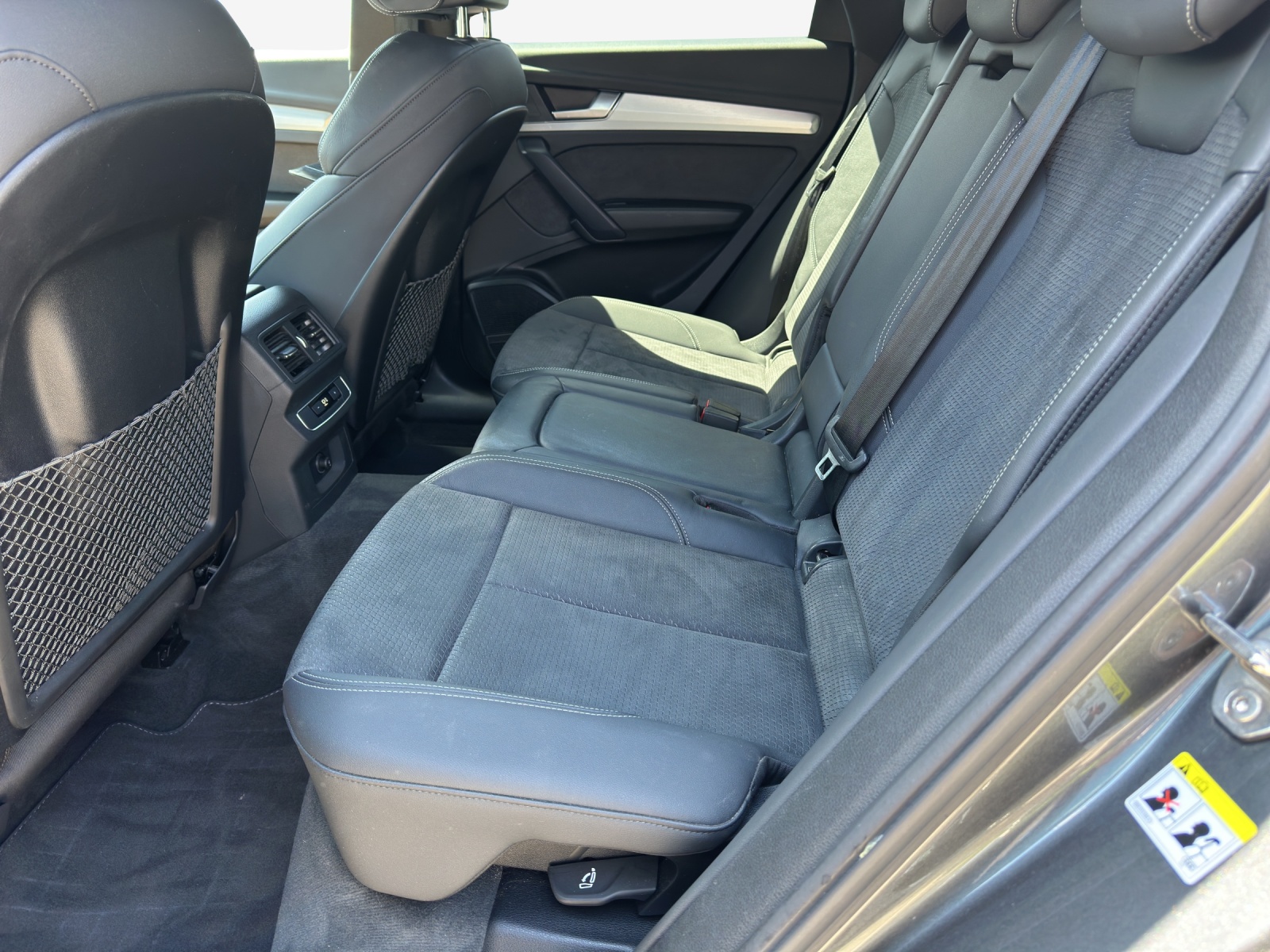 AUDI Q5 50 TFSI e PHEV S line quattro S-tronic-image-11