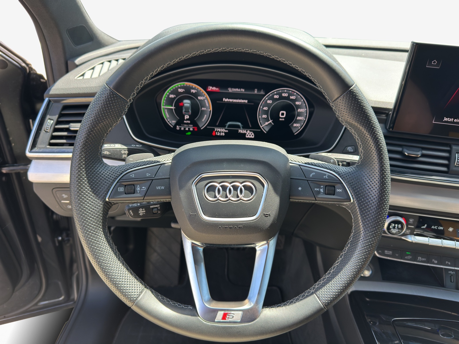 AUDI Q5 50 TFSI e PHEV S line quattro S-tronic-image-9