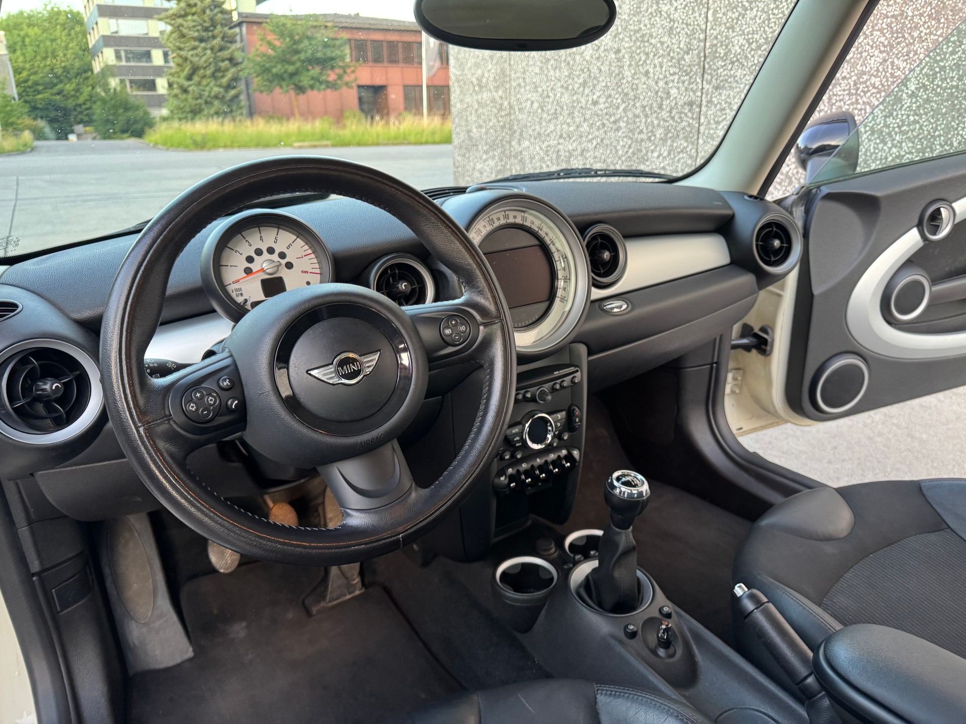 MINI Cooper-image-7