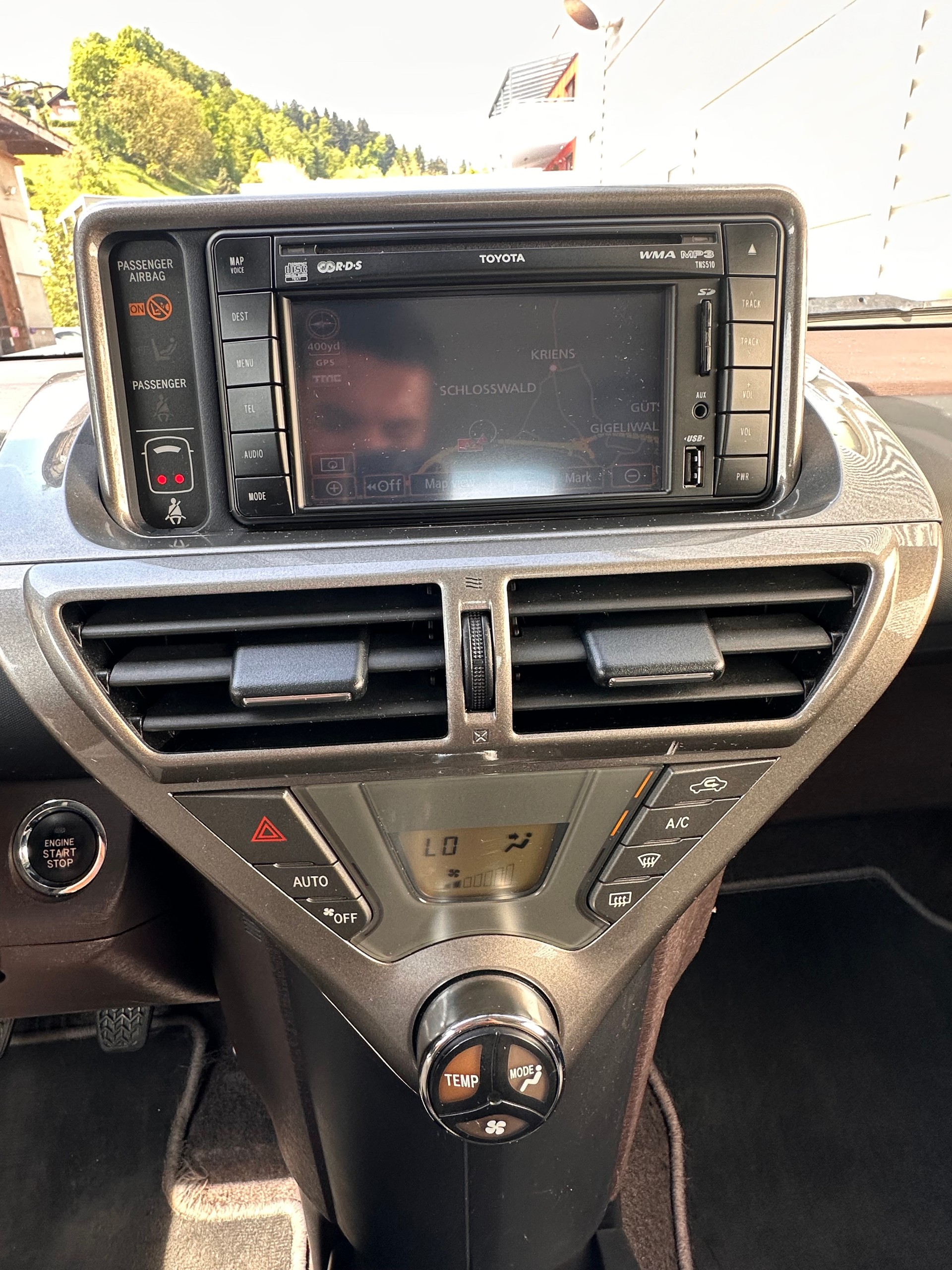TOYOTA iQ 1.0 VVT-i-image-9