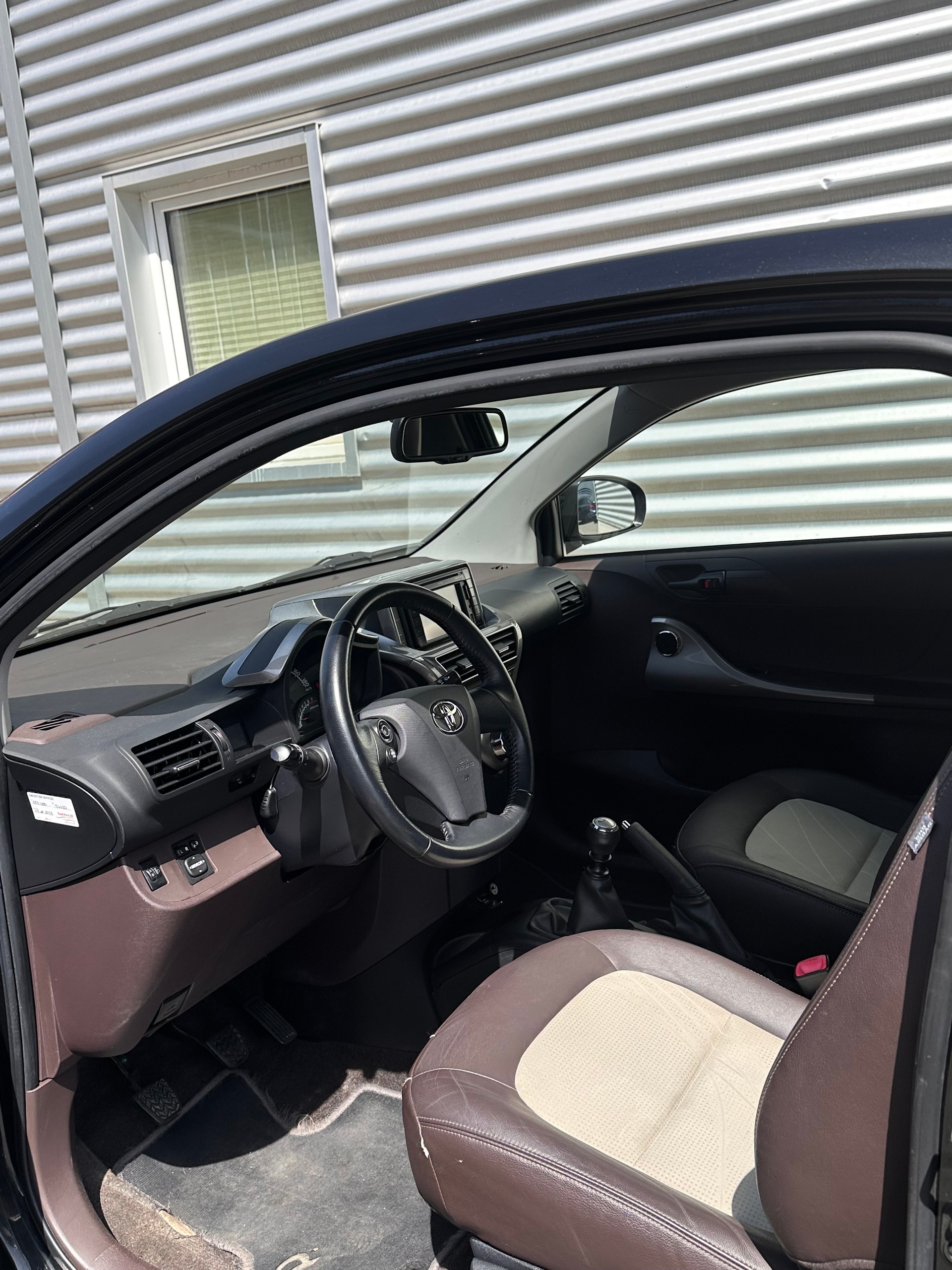 TOYOTA iQ 1.0 VVT-i-image-6