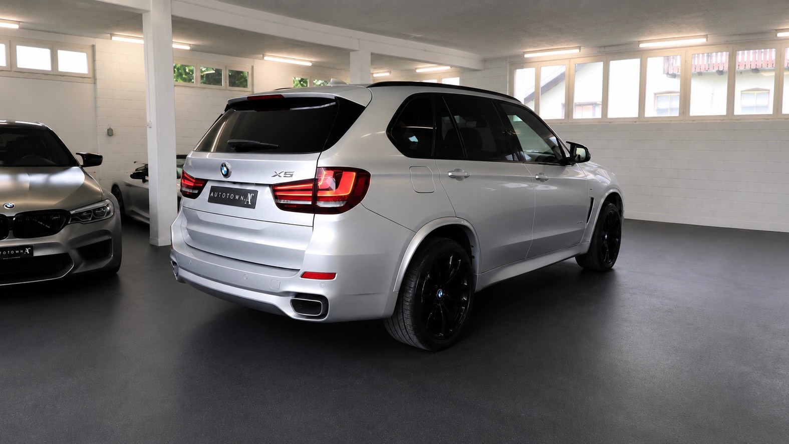 BMW X5 xDrive 40d Steptronic-showroom-element-1