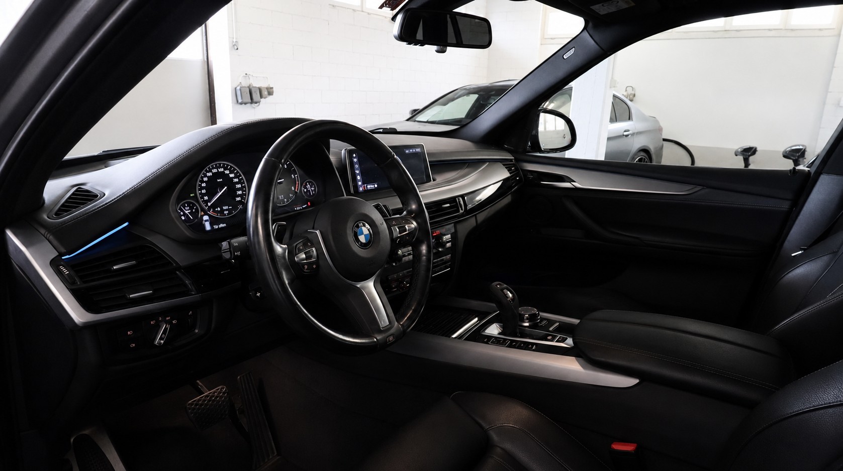 BMW X5 xDrive 40d Steptronic-showroom-element-3