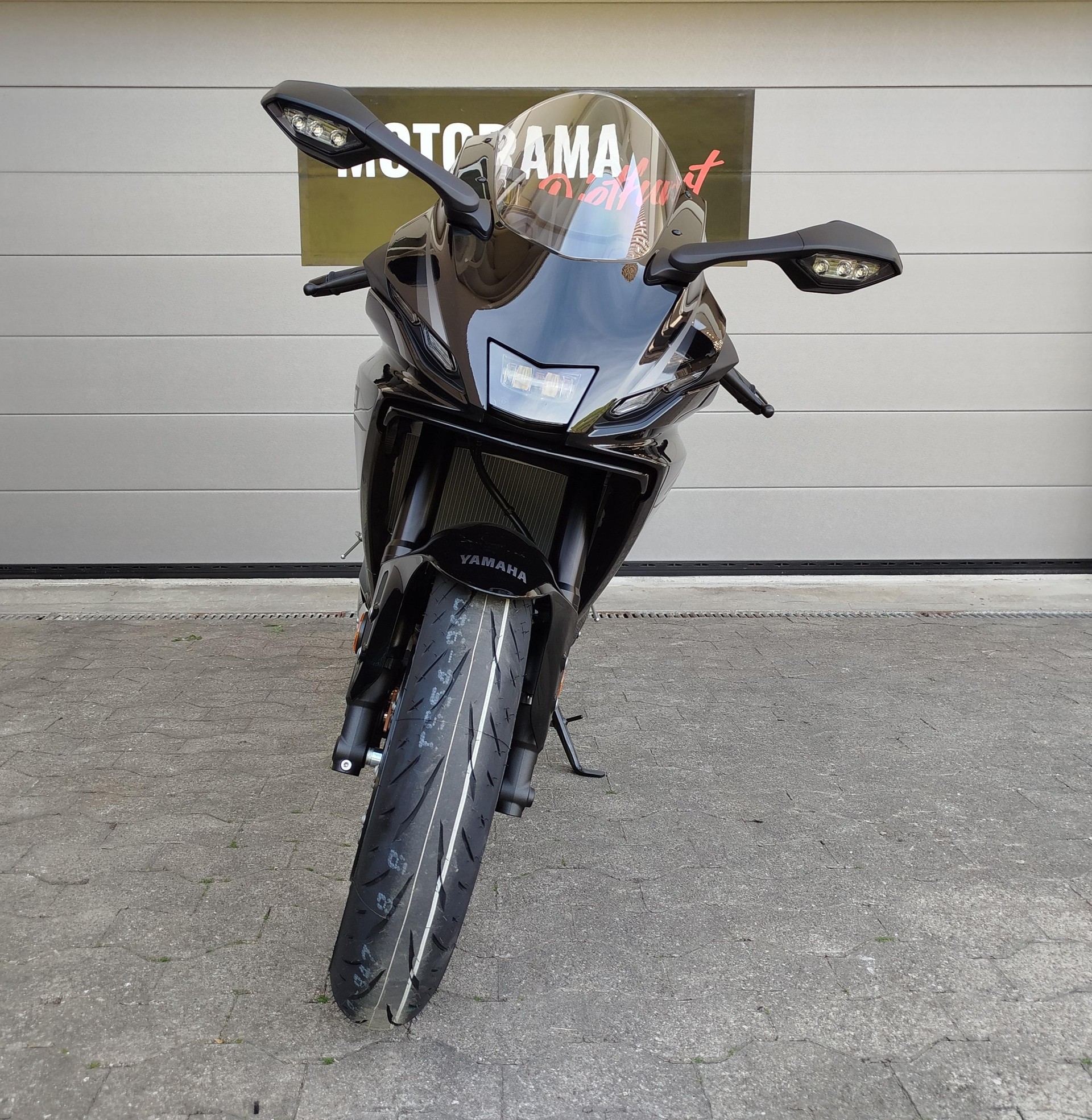 YAMAHA R7-image-4
