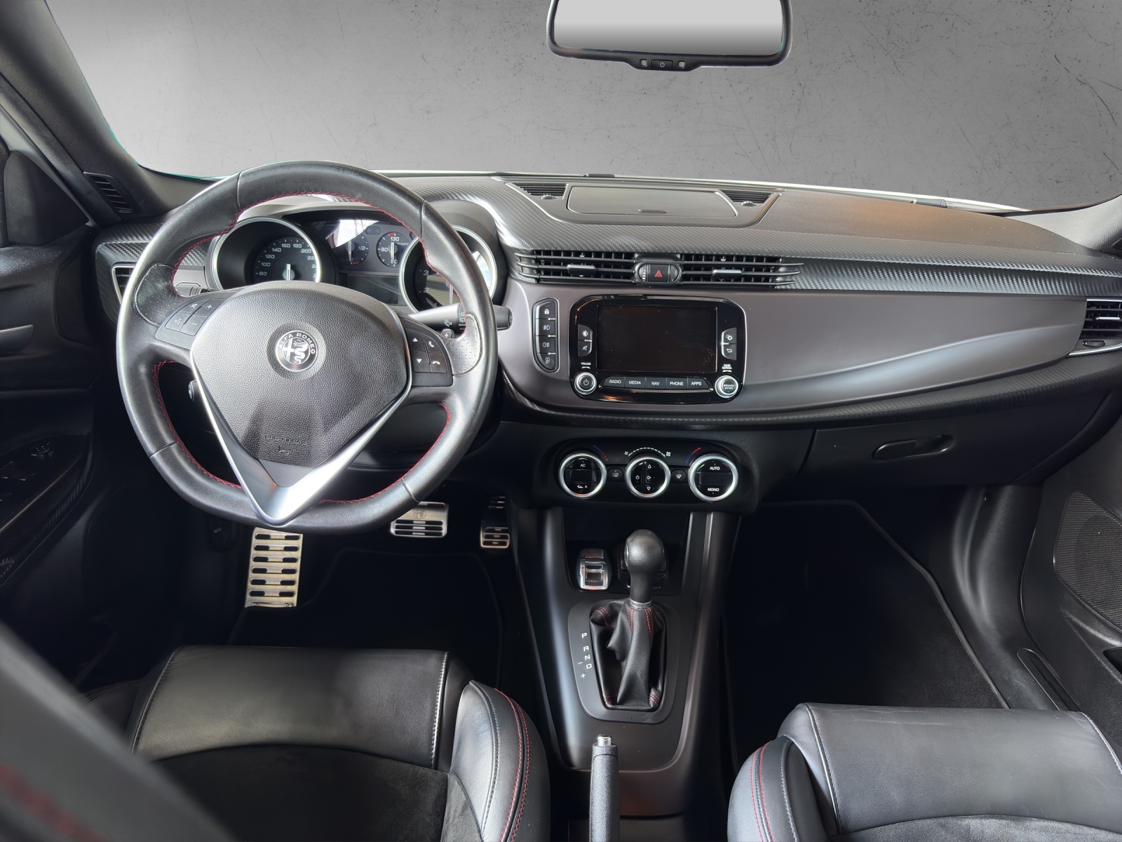 ALFA ROMEO Giulietta 1750 TBi Veloce TCT-image-5
