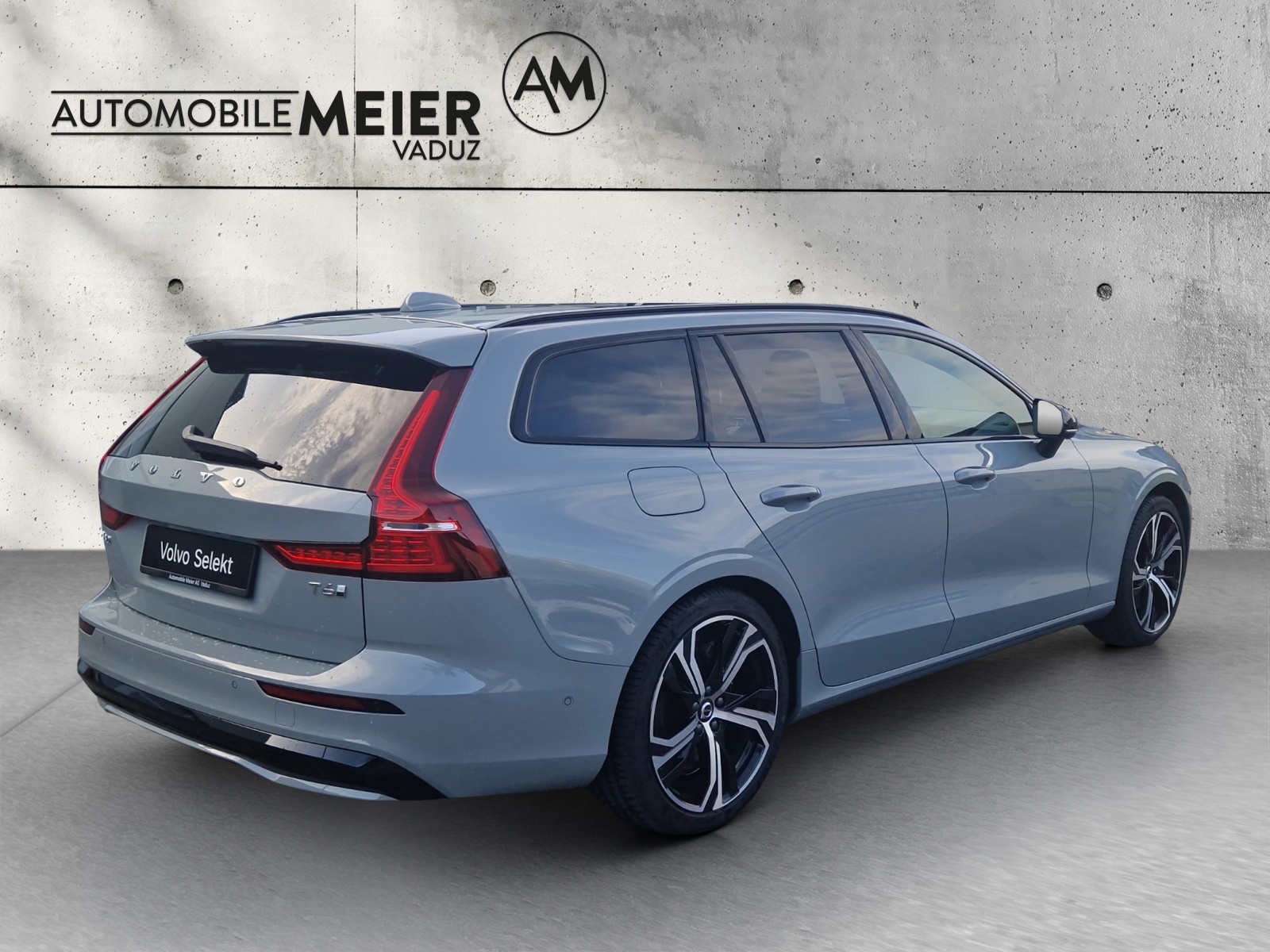 VOLVO V60 2.0 T6 TE Ultra Dark eAWD-image-8