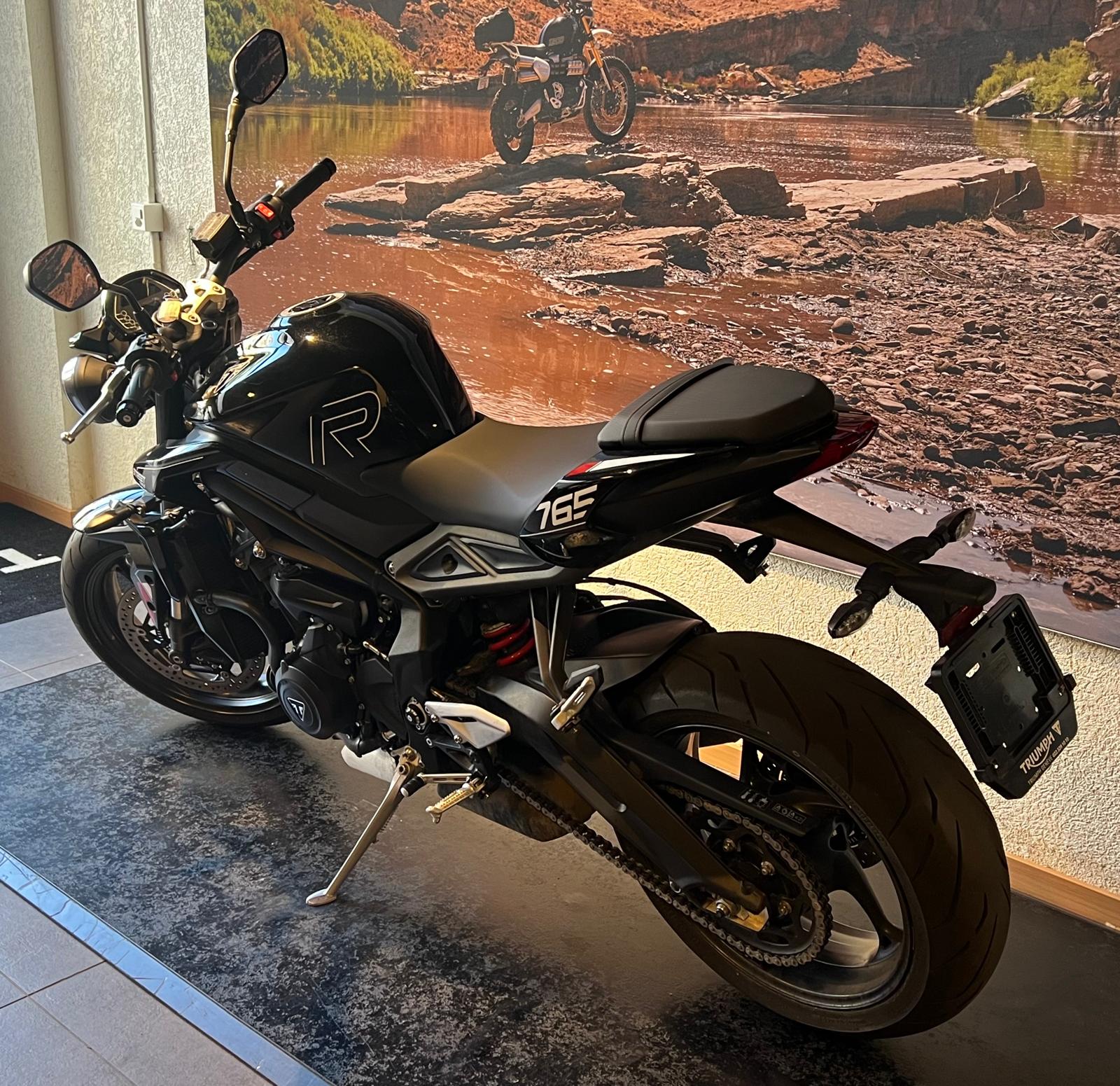 TRIUMPH Street Triple 765 R A2 (35kW)-image-4