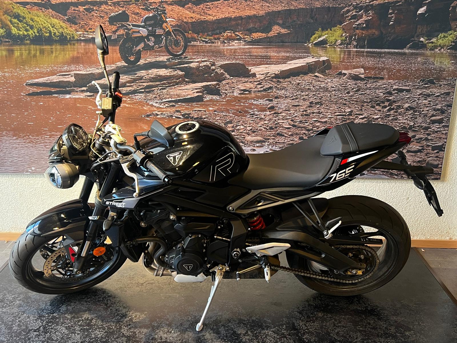 TRIUMPH Street Triple 765 R A2 (35kW)-image-3