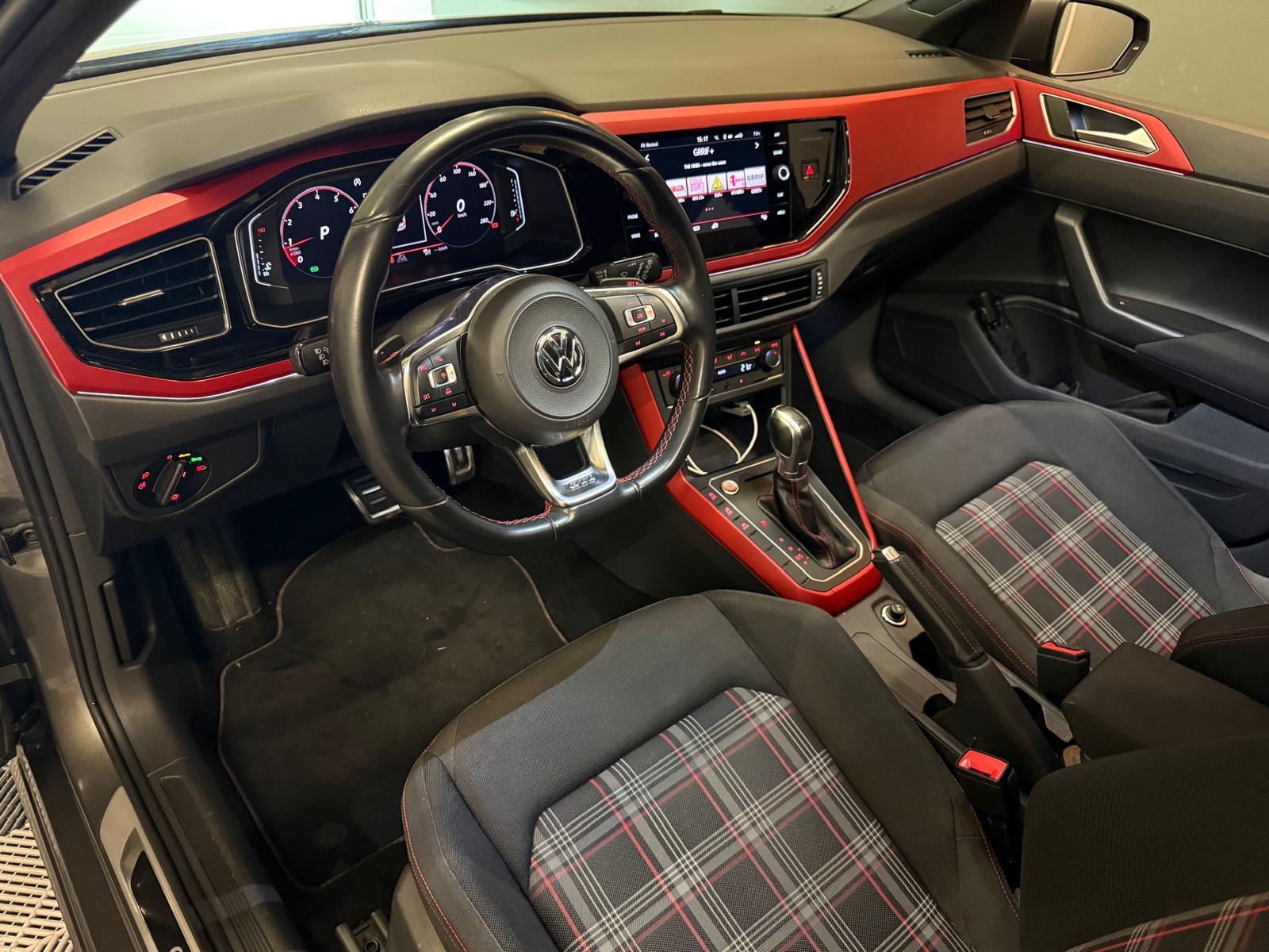 VW Polo 2.0 TSI GTI DSG-showroom-element-1