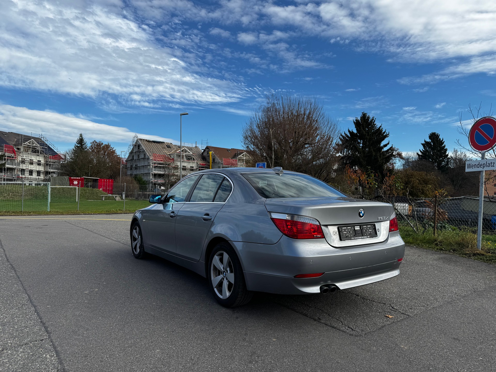 BMW 525xi-image-4
