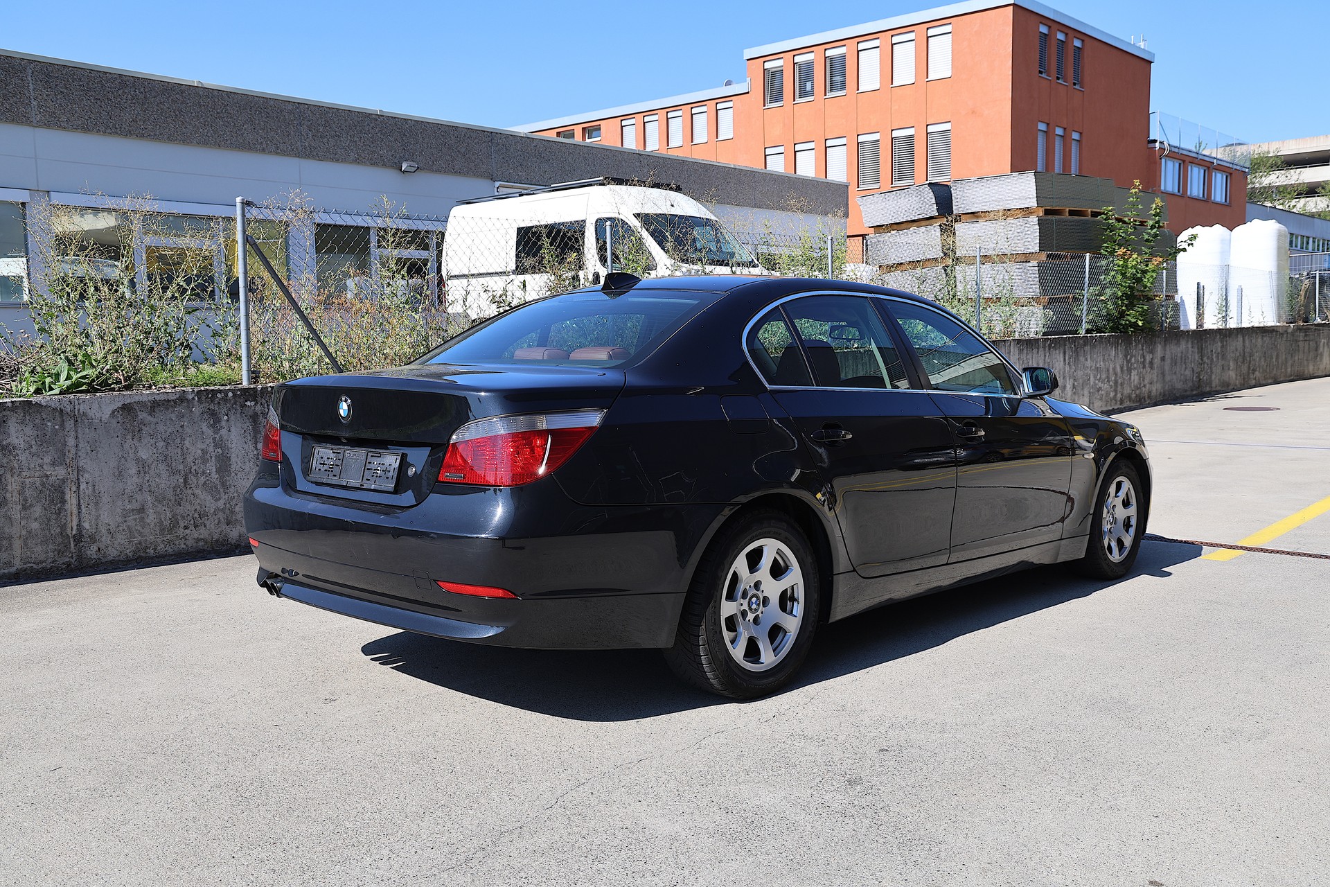BMW 525d-showroom-element-2