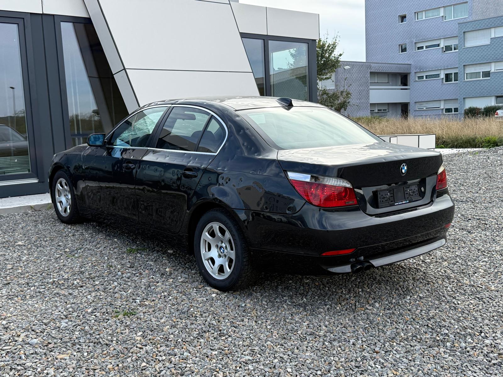 BMW 525d *HAGELSCHADEN* **Jetzt nur noch CHF 1'900.- statt CHF 3'900.-**-showroom-element-3