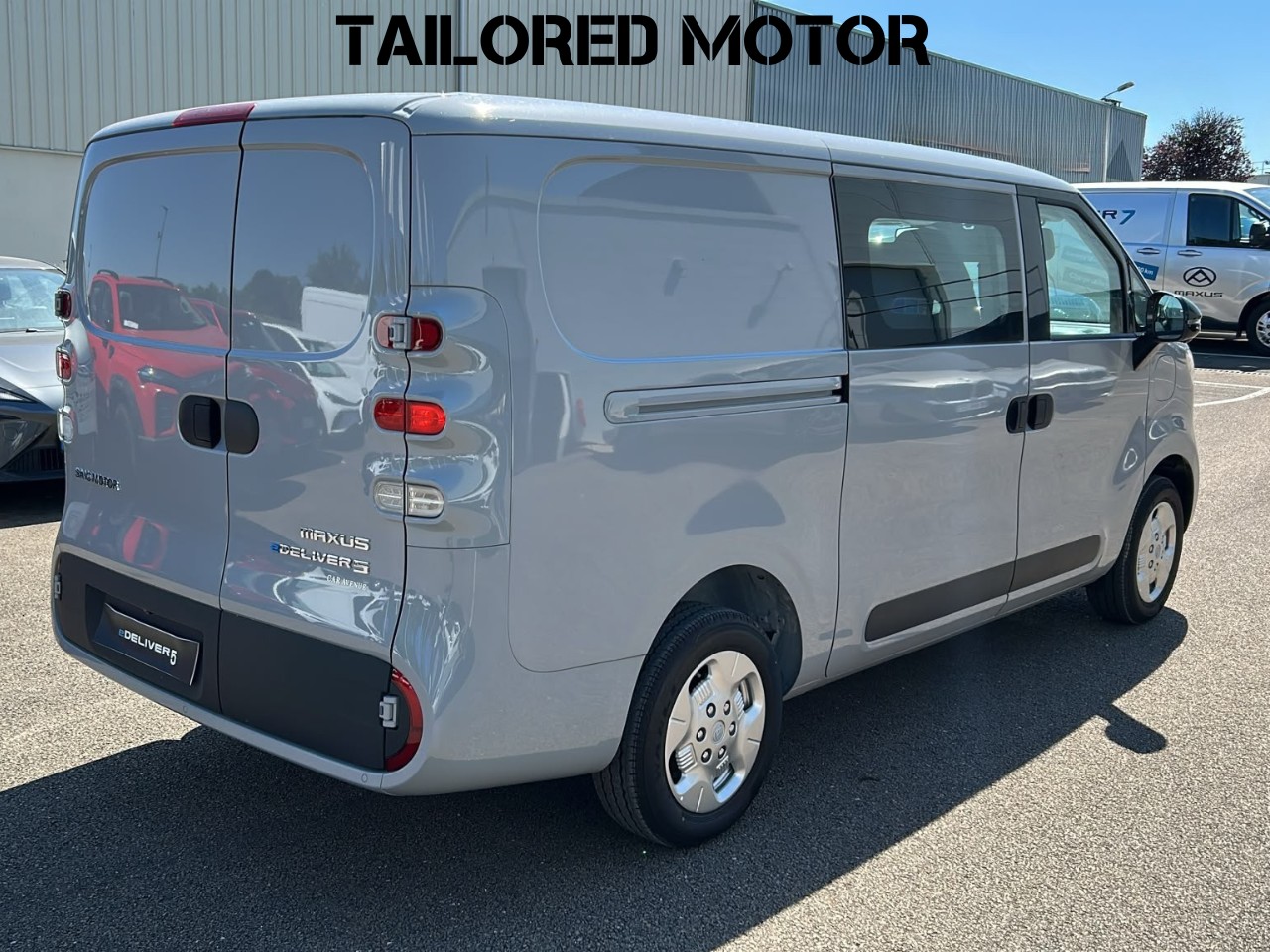 MAXUS eDeliver 5 L1 64kWh - 6 places - Gris-image-3