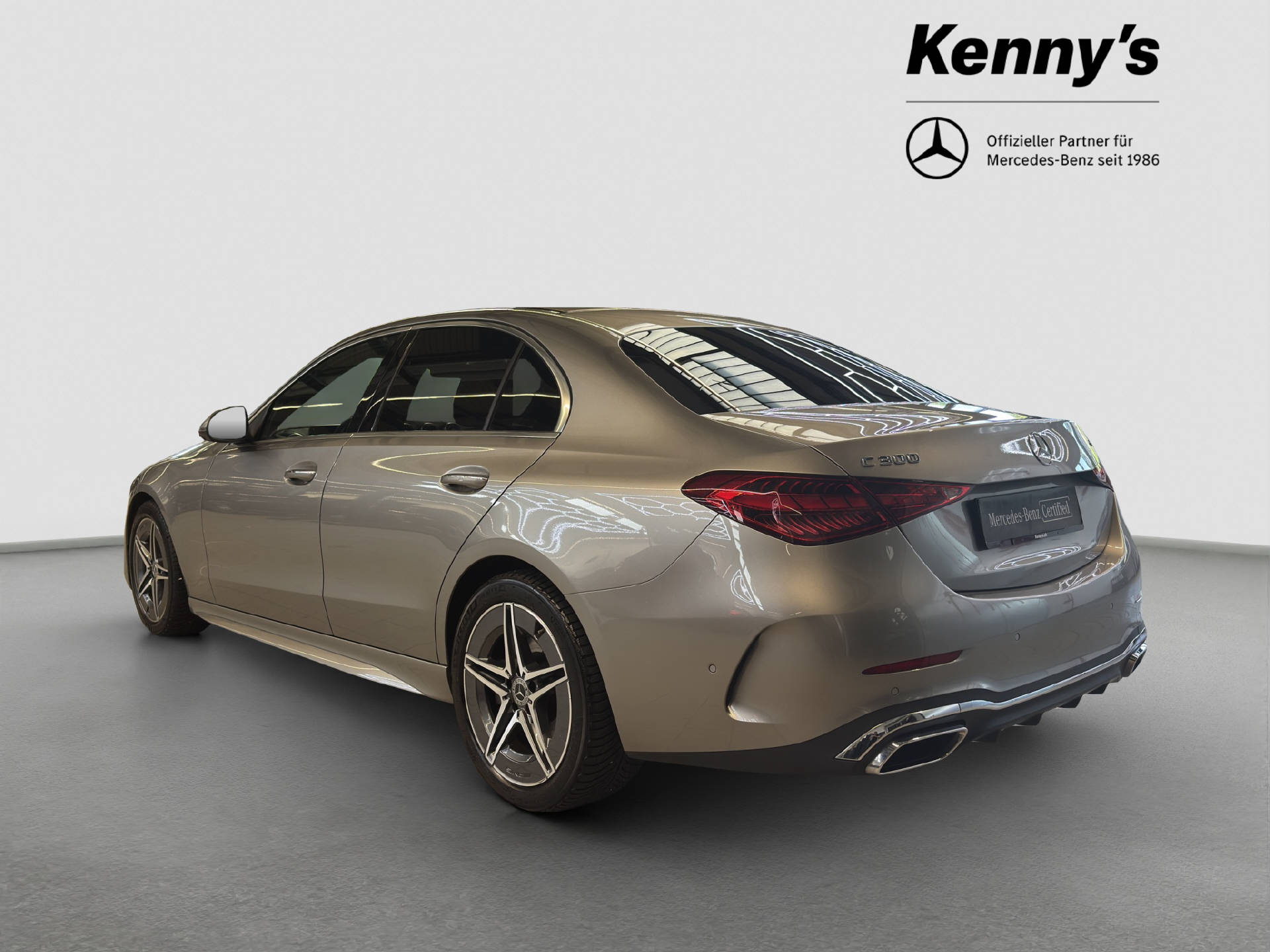 MERCEDES-BENZ C 300 AMG Line 4MATIC-showroom-element-3