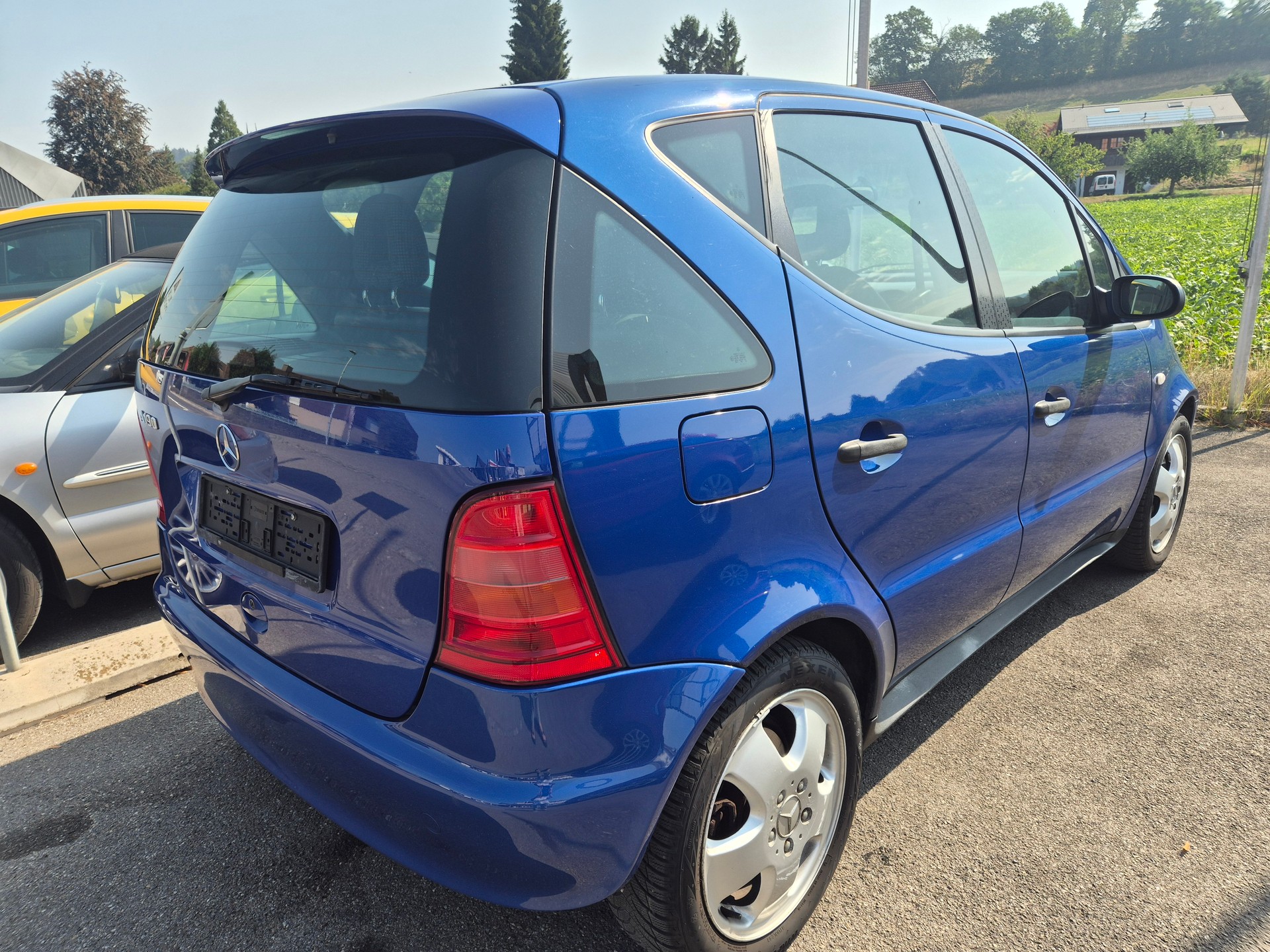 MERCEDES-BENZ A 190 Avantgarde-image-2