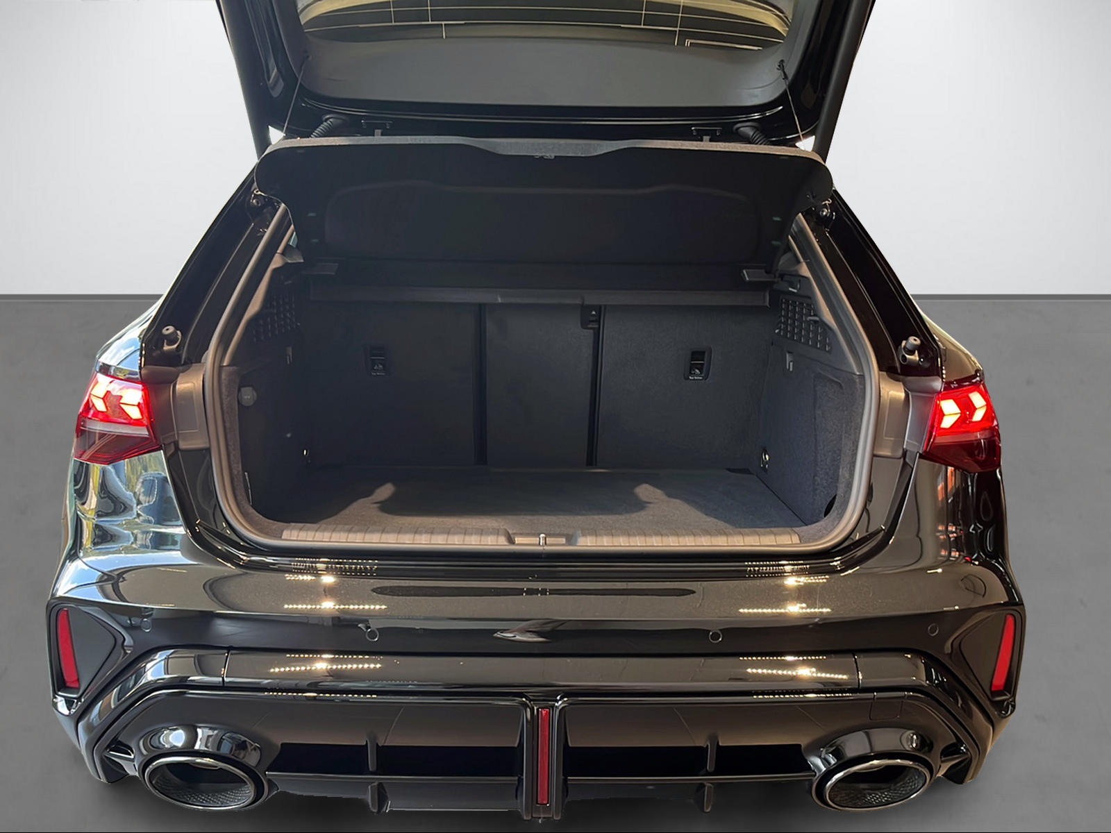 AUDI RS 3 SB quattro S tronic-image-6