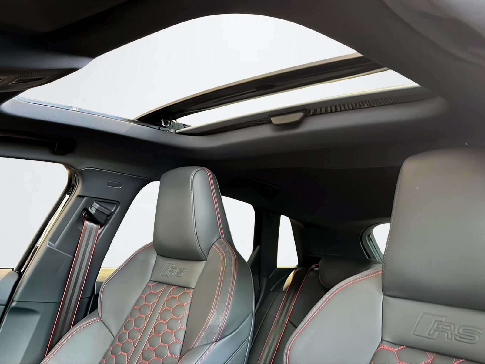 AUDI RS 3 SB quattro S tronic-image-13