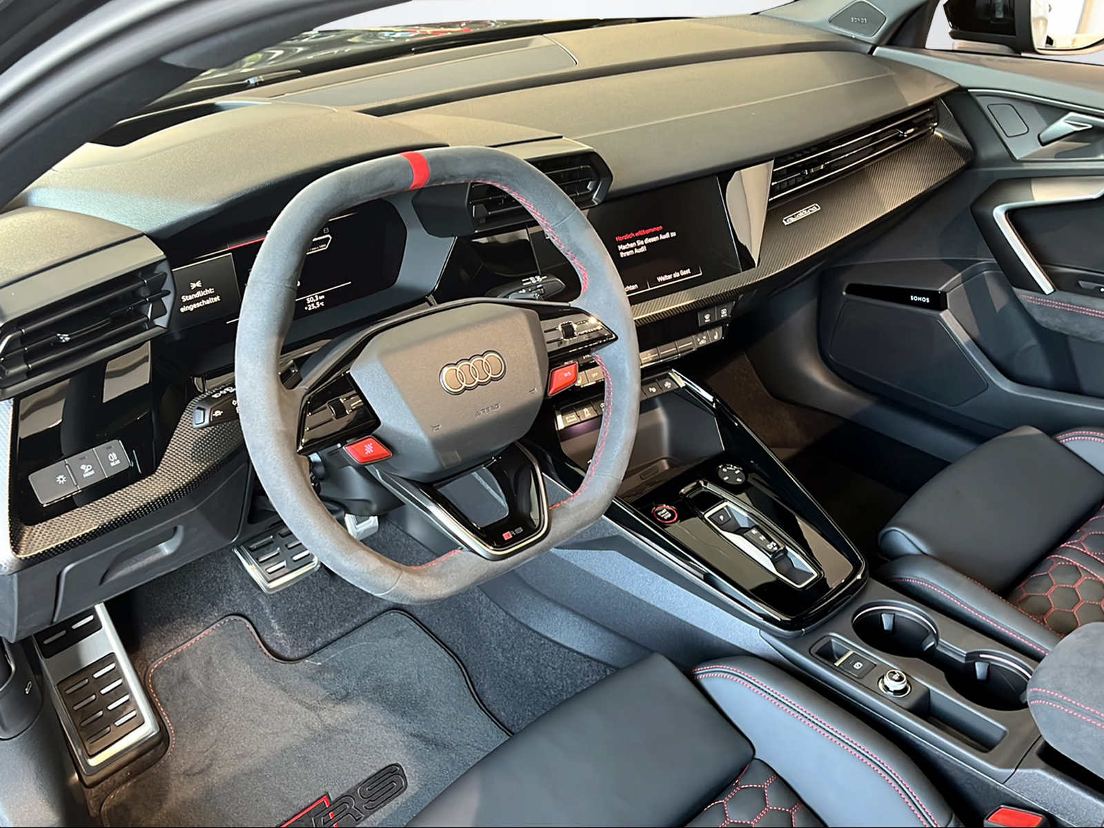 AUDI RS 3 SB quattro S tronic-image-10
