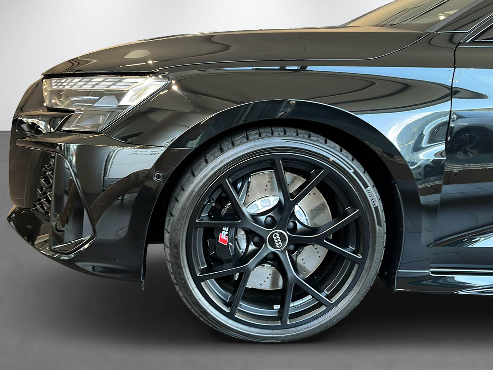 AUDI RS 3 SB quattro S tronic-image-4