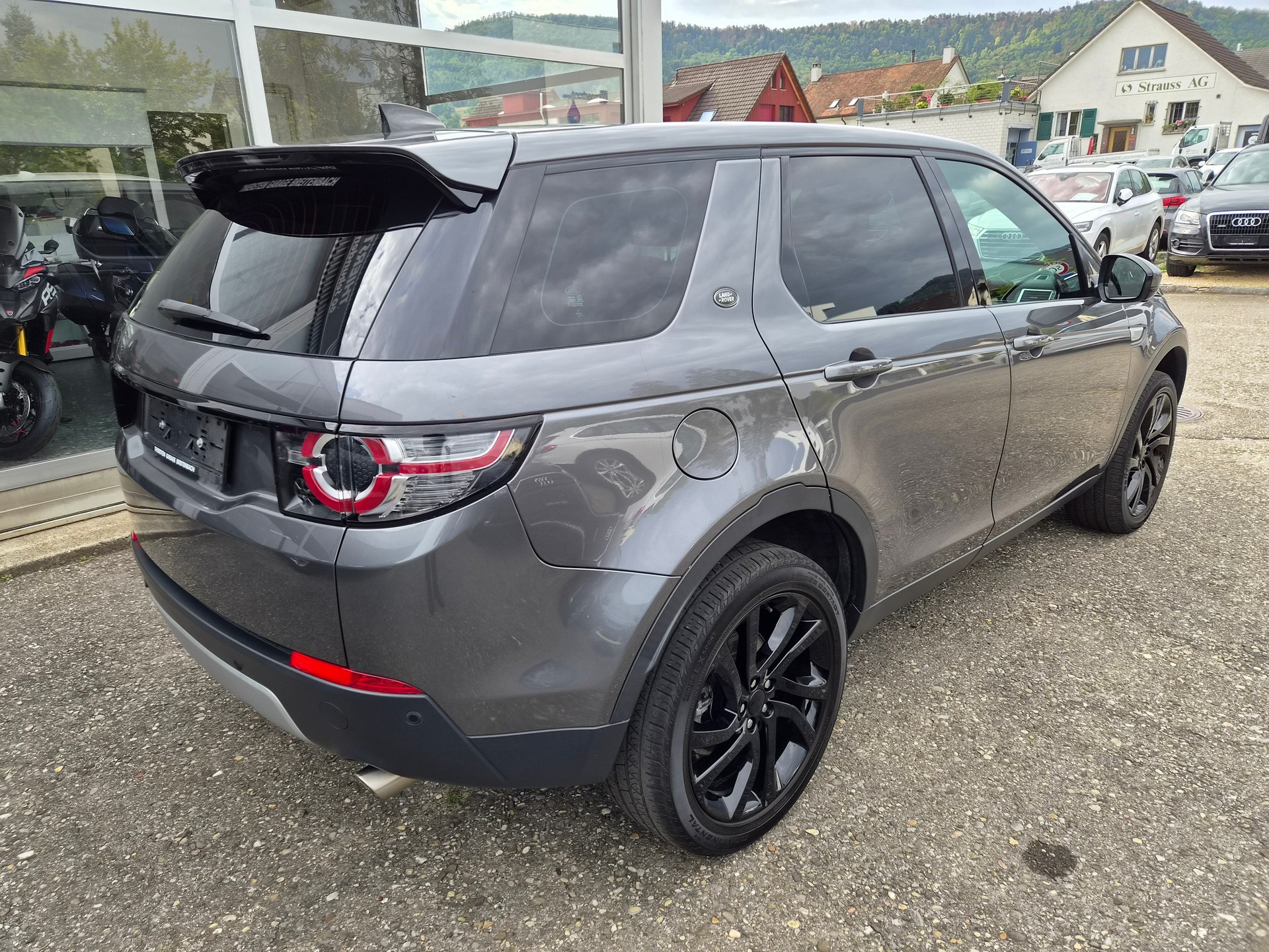LAND ROVER Discovery Sport 2.0 TD4 HSE Luxury AT9 Ausführung 7 Sitzplätze-image-5