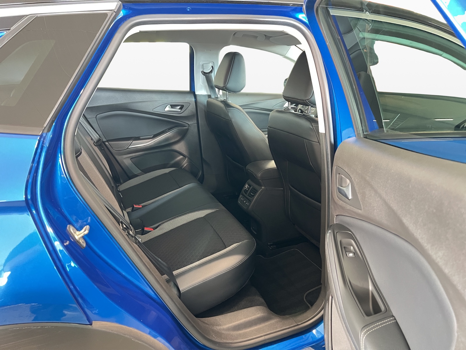 OPEL Grandland X 2.0CDTi Ultimate Automatik-image-9