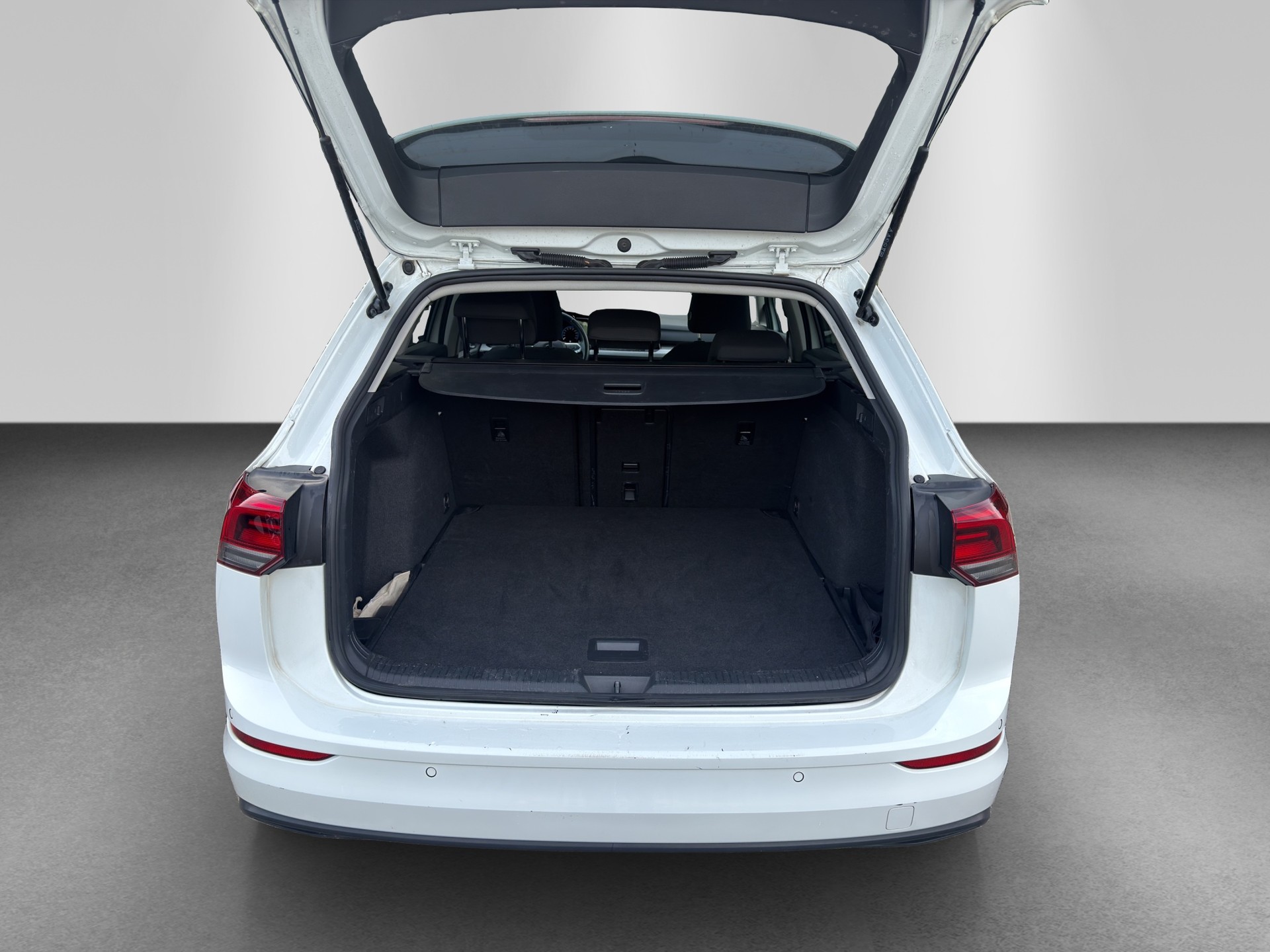 VW Golf Variant 2.0 TDI Life DSG-image-7